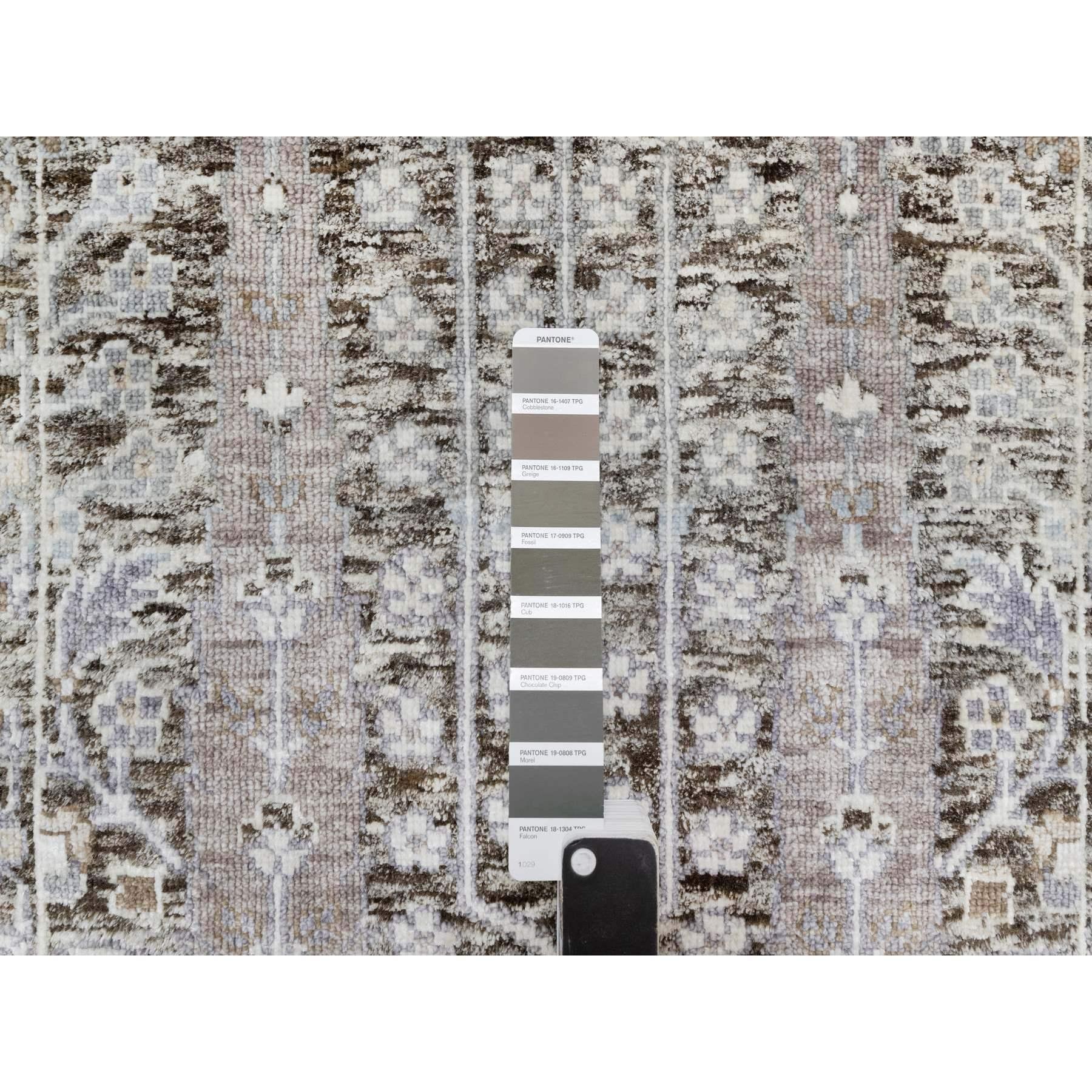 Indiano 2'x3' Falcon Gray Silk and Wool Hand Knotted Willow Cypress Tree Mat Rugs (Tappeto in seta e lana annodato a mano) in vendita
