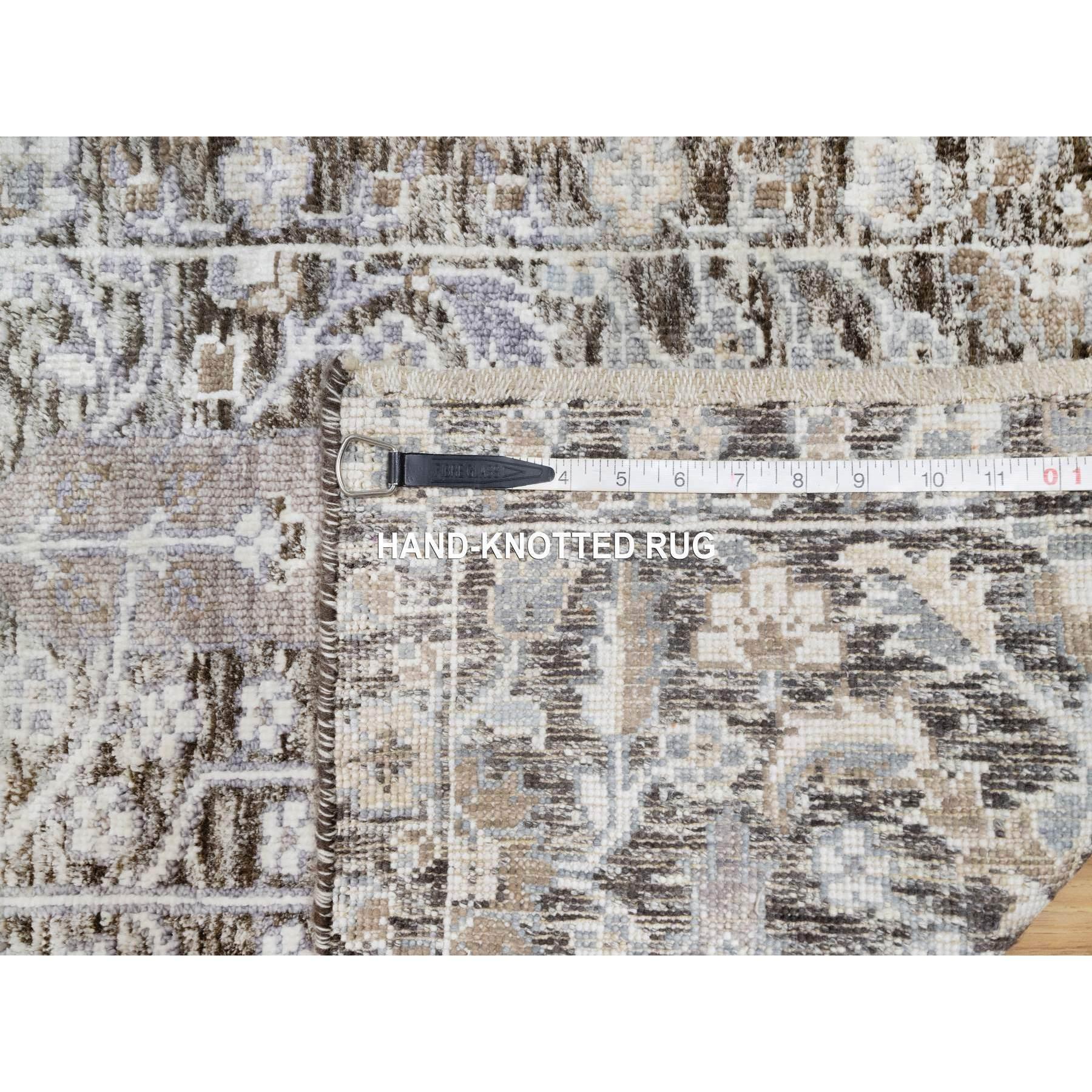 Lana 2'x3' Falcon Gray Silk and Wool Hand Knotted Willow Cypress Tree Mat Rugs (Tappeto in seta e lana annodato a mano) in vendita