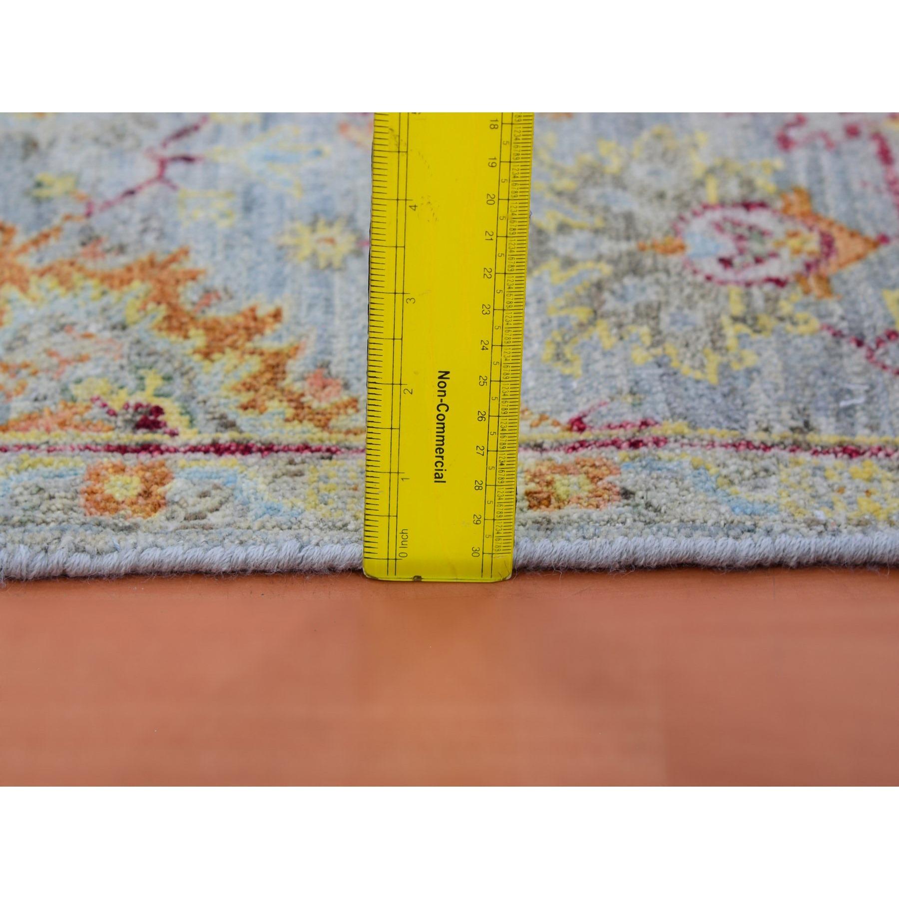 Médiéval 2'x3' Gris 100% laine noué à la main Sultanabad Reimagined Mat Tapis d'Orient en vente
