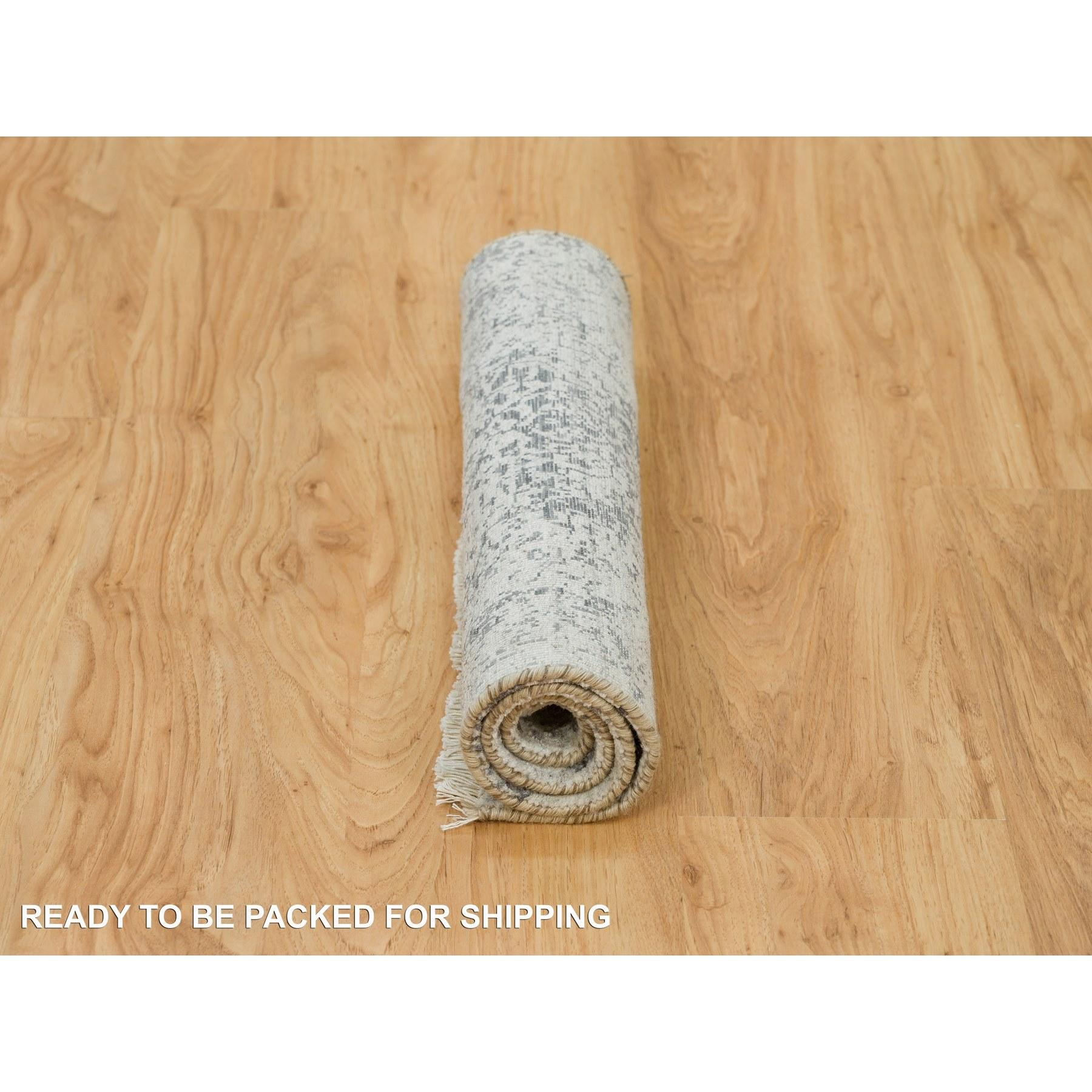 2'x3' Grau Broken Zoroastrian Hand Knotted Design Wolle und Seide Matte Teppich im Zustand „Neu“ im Angebot in Carlstadt, NJ