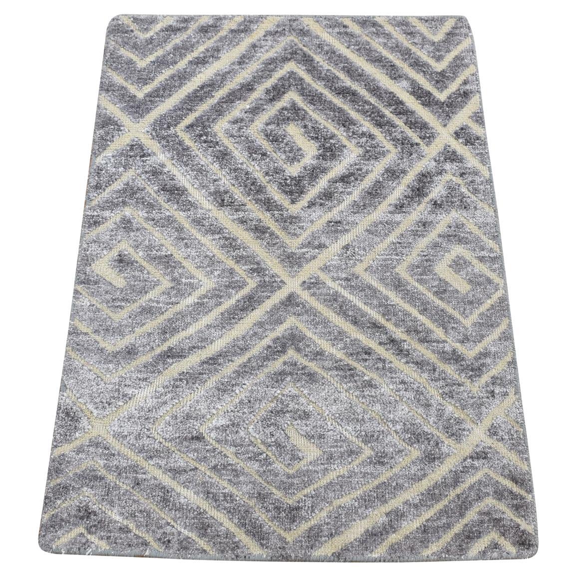 2'x3' Gray Geometric Design Plant Based Silk Textured Wool Hand Knotted Rug