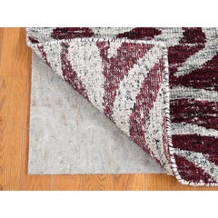 2'x3' Ivory and Burgundy Red Modern Design Hand Knotted Sari Silk Mat Rug