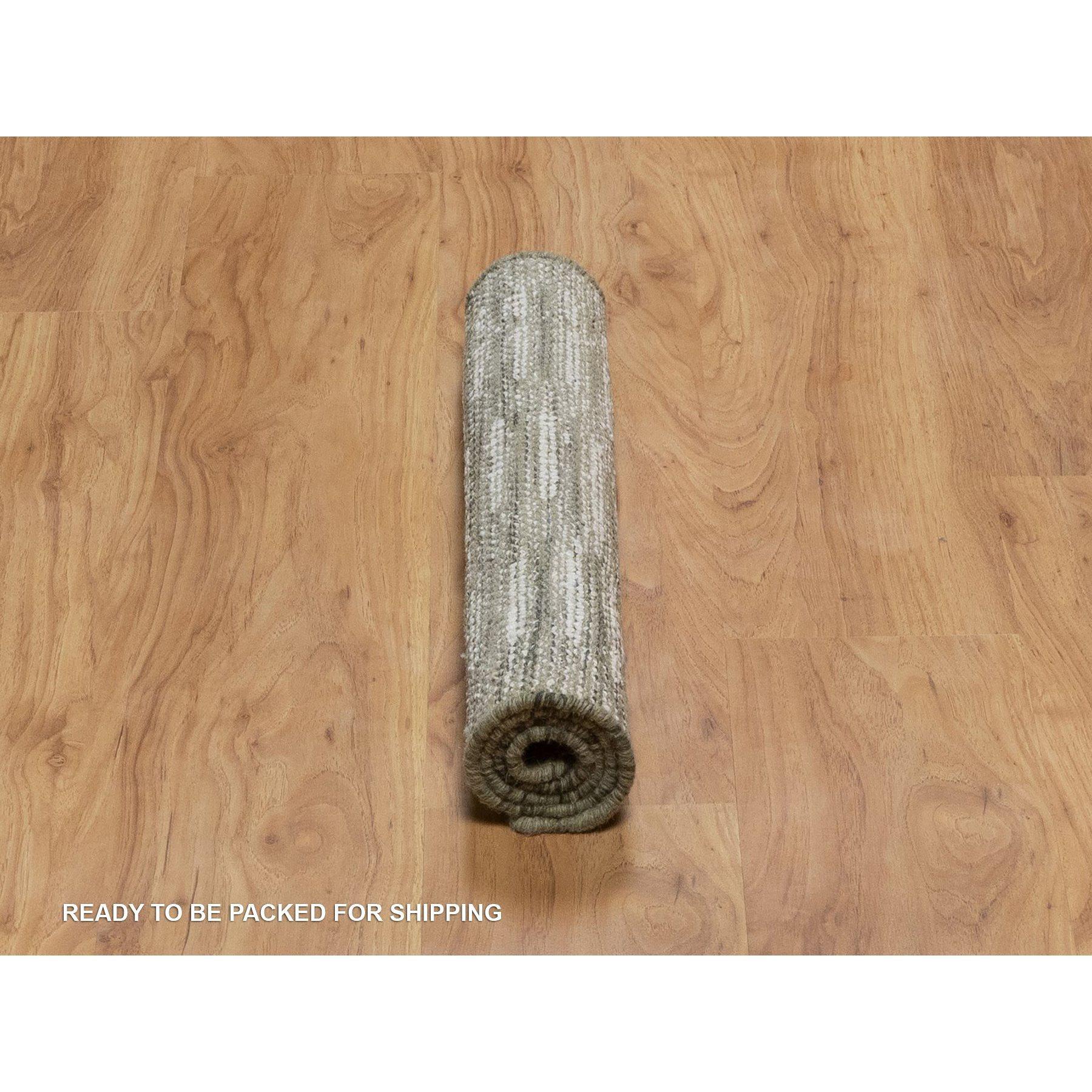 Tappeto Avorio 2'x3' a trama piatta con vello, tessuto a mano, in lana naturale. In condizioni Nuovo in vendita a Carlstadt, NJ