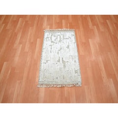 2'x3' Ivory Modern Hand Knotted Pure Silk Textured Tone on Tone Oriental Rug