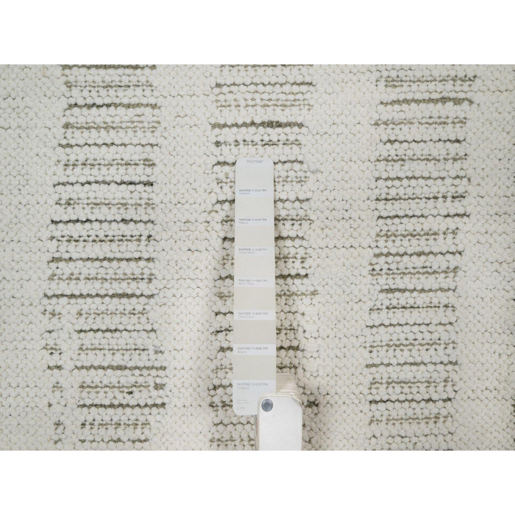 Indiano Tappeto 2'x3' avorio non colorato in lana naturale intrecciato a mano a trama piatta con tappeto in pile in vendita