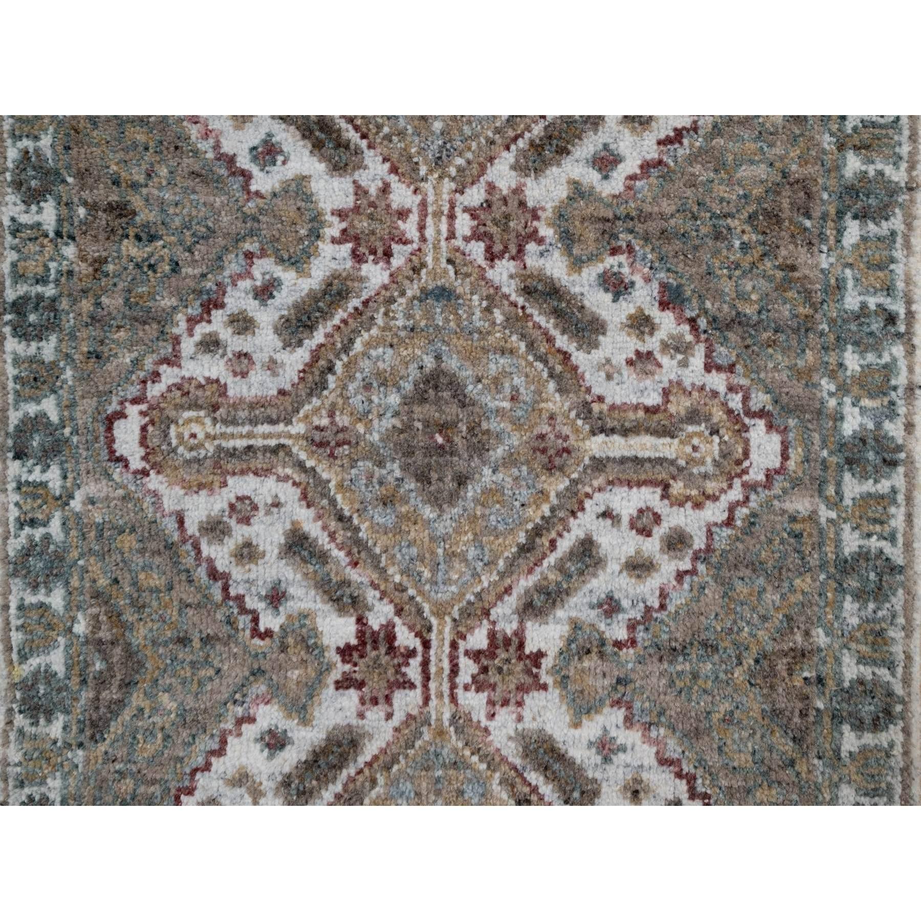Tissé à la main 2'x3' Ivoire Unique Flower Rosettes Border Design Hand Knots Rugs Pure Wool en vente