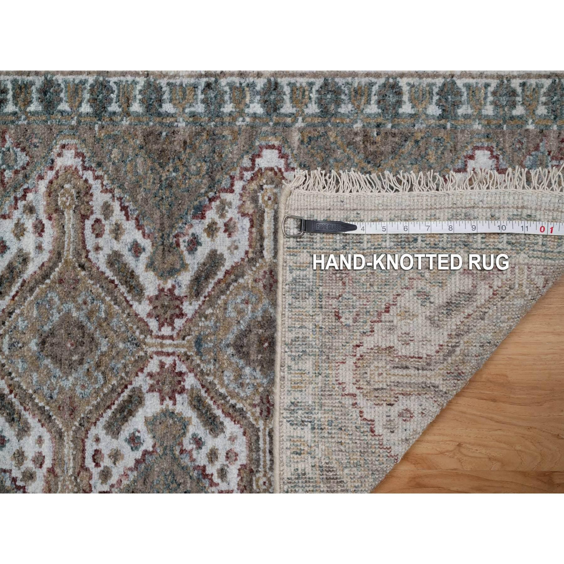 Laine 2'x3' Ivoire Unique Flower Rosettes Border Design Hand Knots Rugs Pure Wool en vente