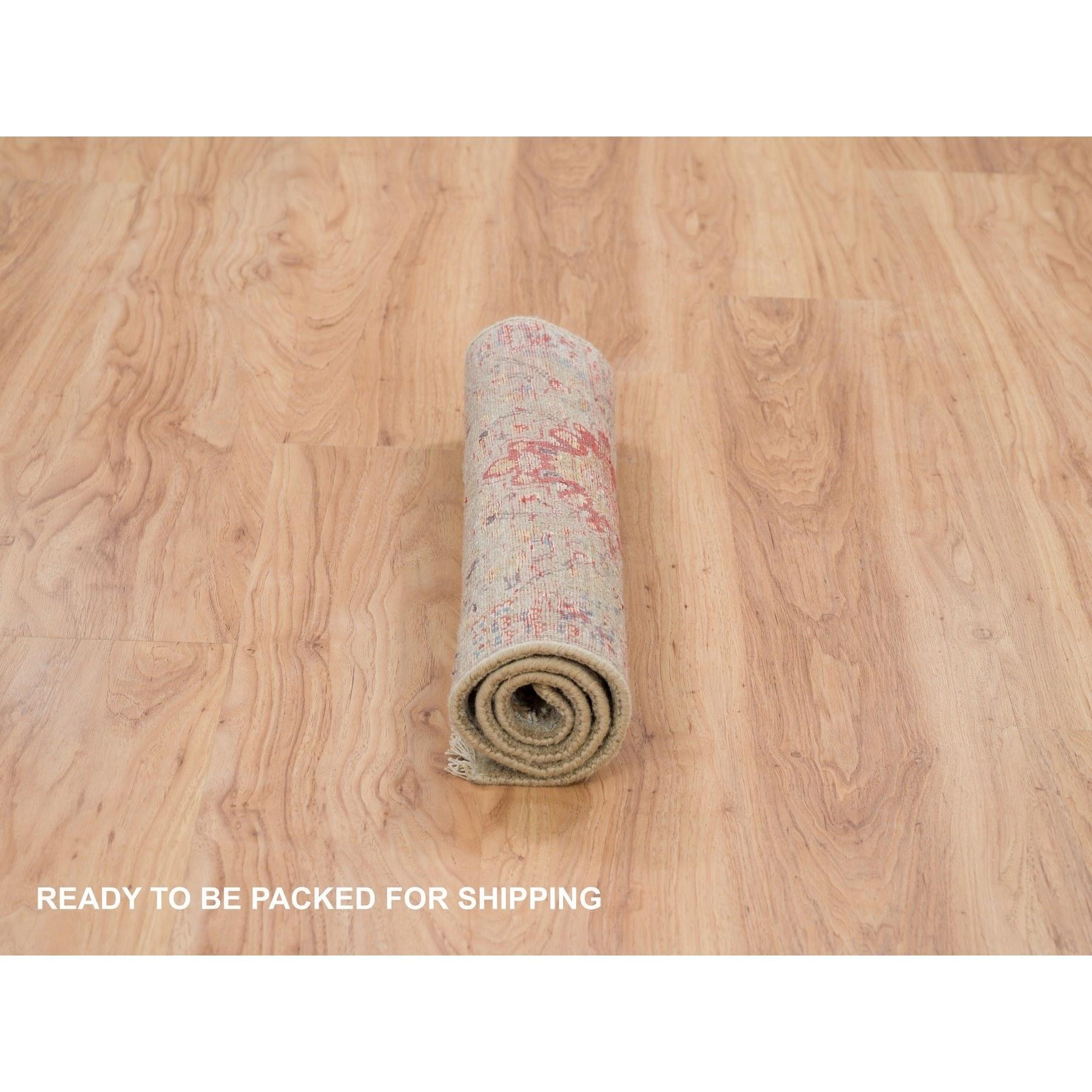 XXI secolo e contemporaneo 2'x3' Khaki The Sunset Rosettes Wool and Silk Hand Knotted Mat Oriental Rug in vendita