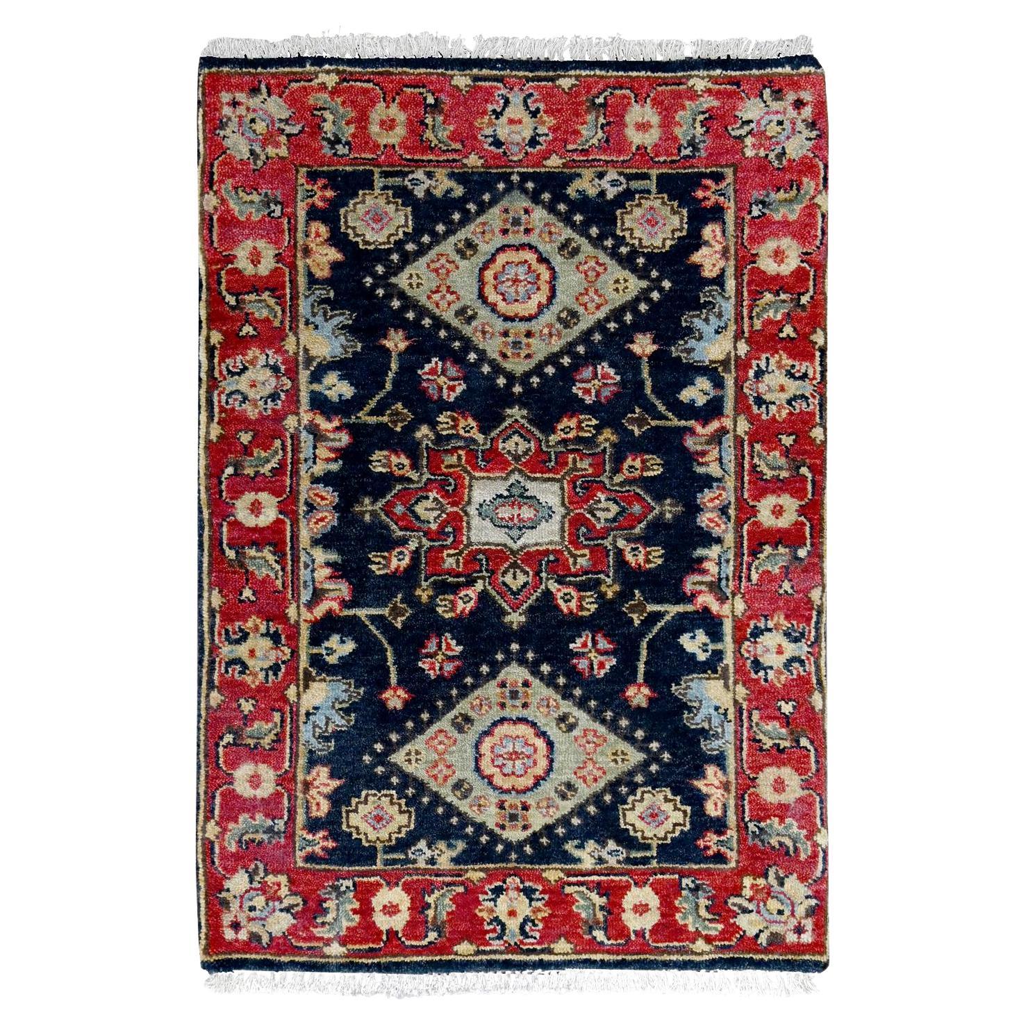 2
x3
 Power Black Hand Knotted Karajeh mit Medaillon Design Wolle Matte Teppich im Angebot