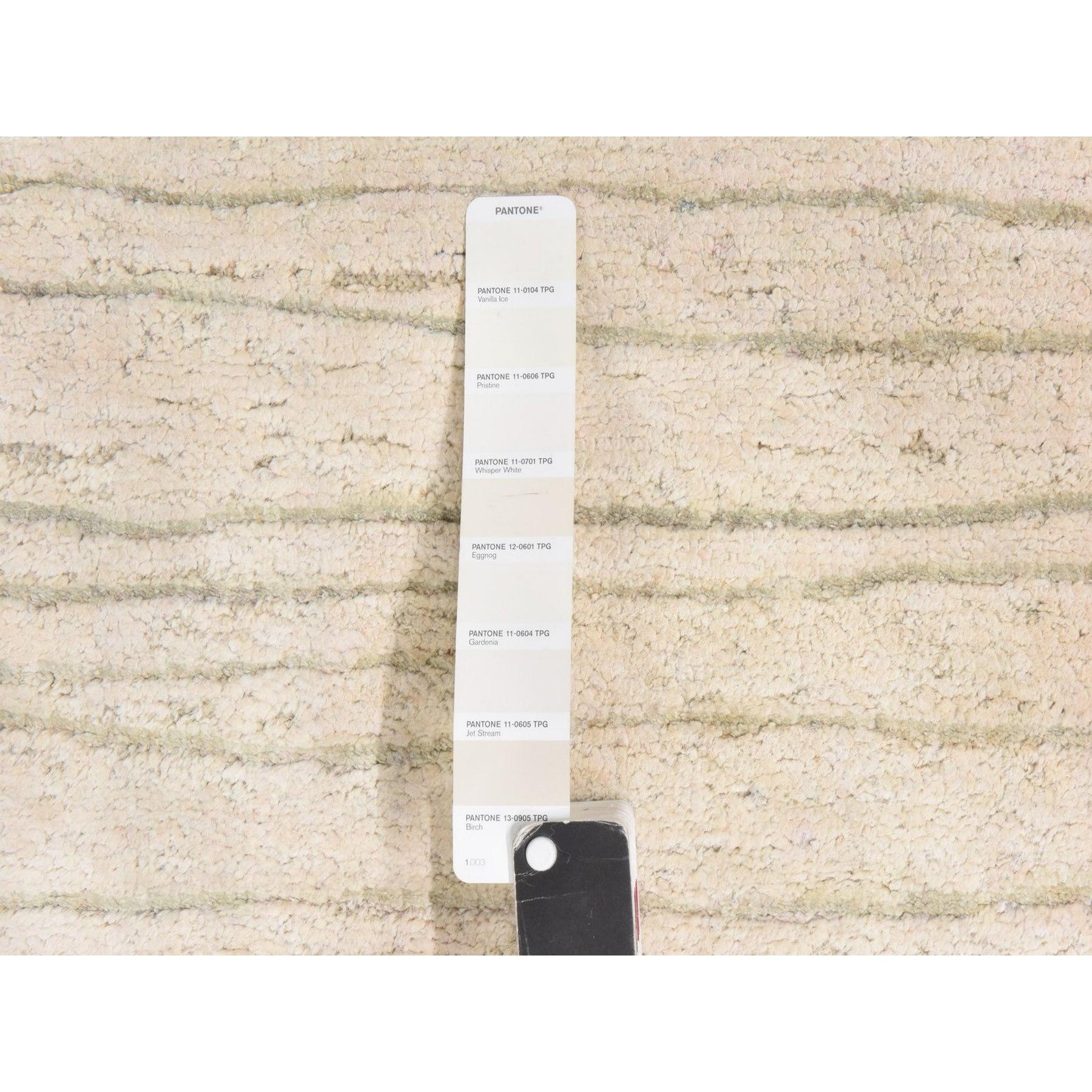 Moderno Tappeto in lana e seta bianco immacolato campione Strike Off annodato a mano 2'x3' in vendita