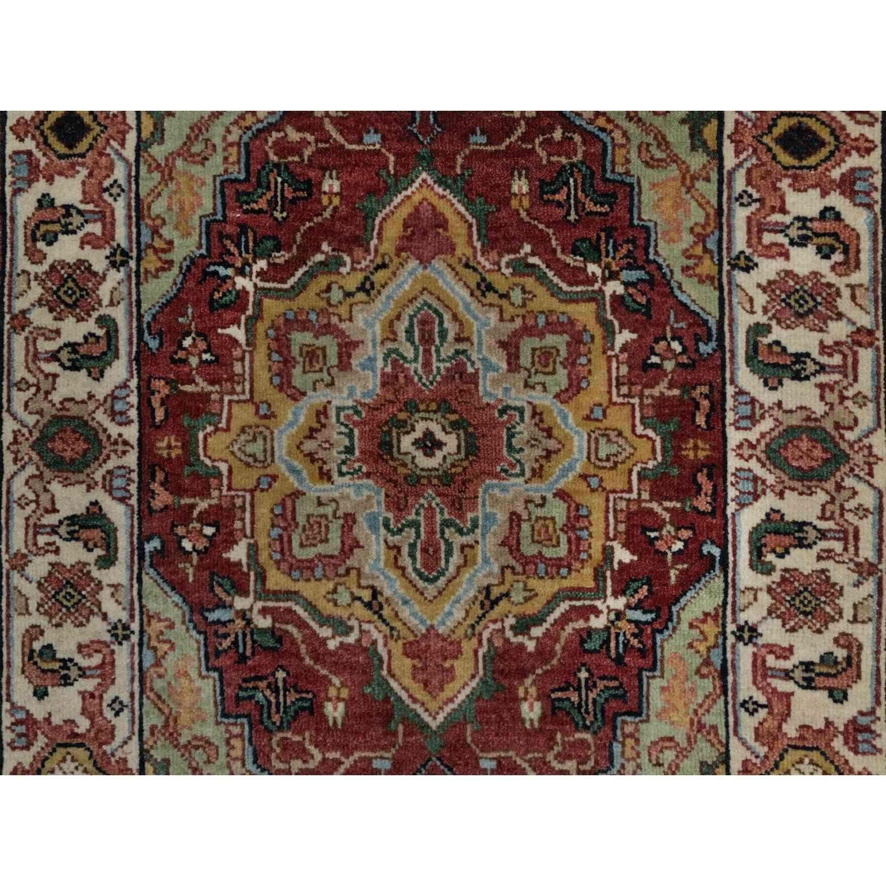 Annodato a mano Tappeto in lana Knots Rugs 2'x3' rosso anticato con design a medaglione Heriz annodato a mano in vendita
