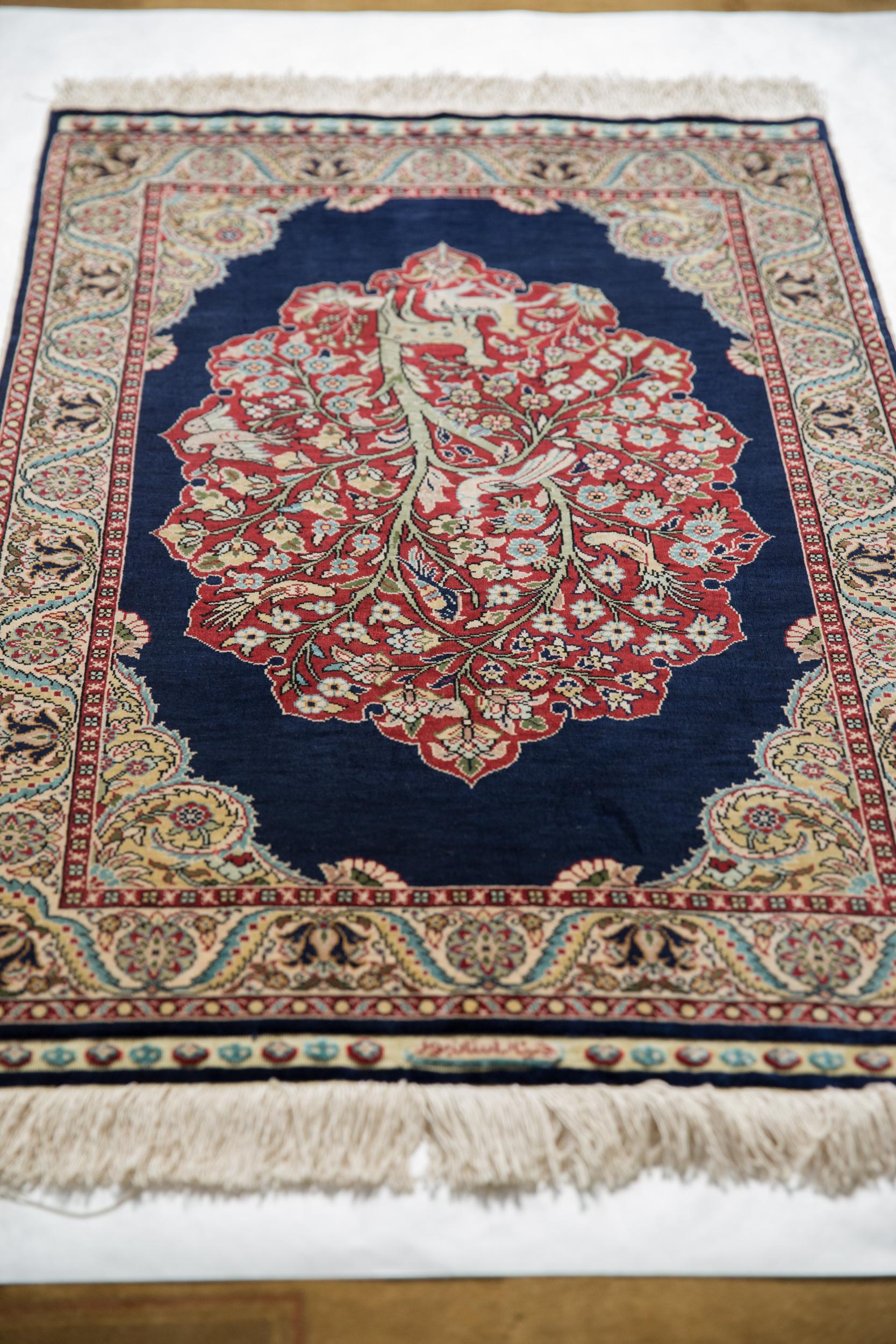 Vintage Fine Hereke Rug Mat In Excellent Condition For Sale In Katonah, NY