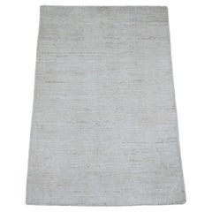 2'x3' White Plain Solid Pattern Lush and Plush Hand Knotted Ghazni Wool Rug