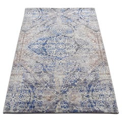 2
x3
1" Blau, Seide mit Wolle, Handgeknüpft, ERASERTE ROSSETS, Musterteppich