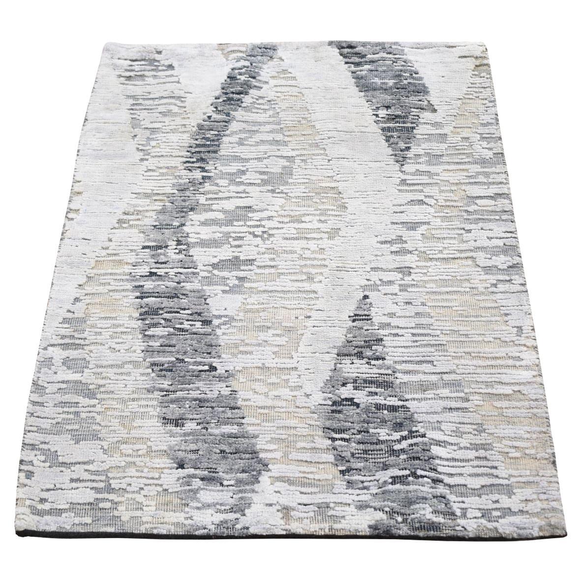 2'x3'1" DIMENSIONAL CURTAINS Gray Silk with Textured Wool Oriental Rug