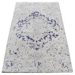 2
x3
1" Grauer Zypressenbaum Medaillon Seide und Wolle Handgeknüpfter Musterteppich