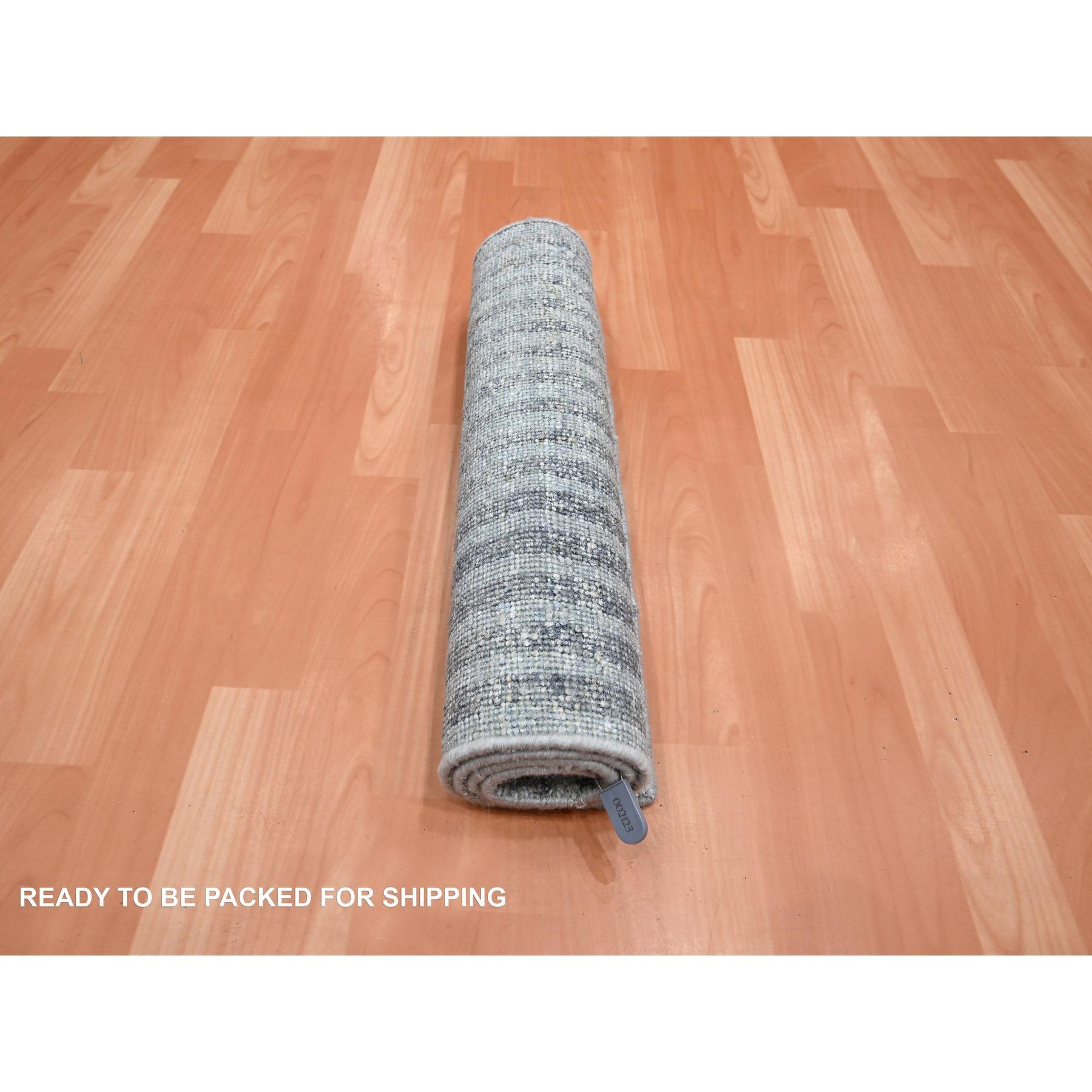 2'x4' Gris Moderne Inspiré du milieu du siècle Laine et soie pure Tapis noué à la main Neuf - En vente à Carlstadt, NJ