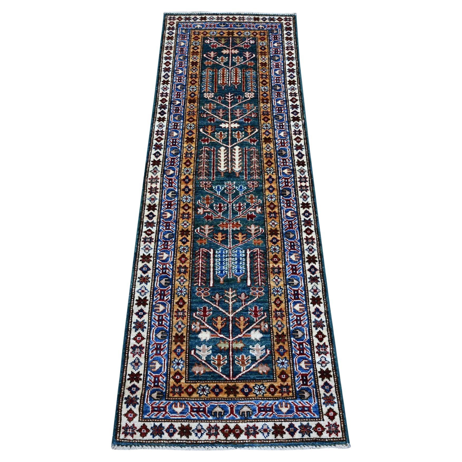 2'x5'9" Tapis de course vert pin, noué à la main, à motif de saule et de cyprès en vente