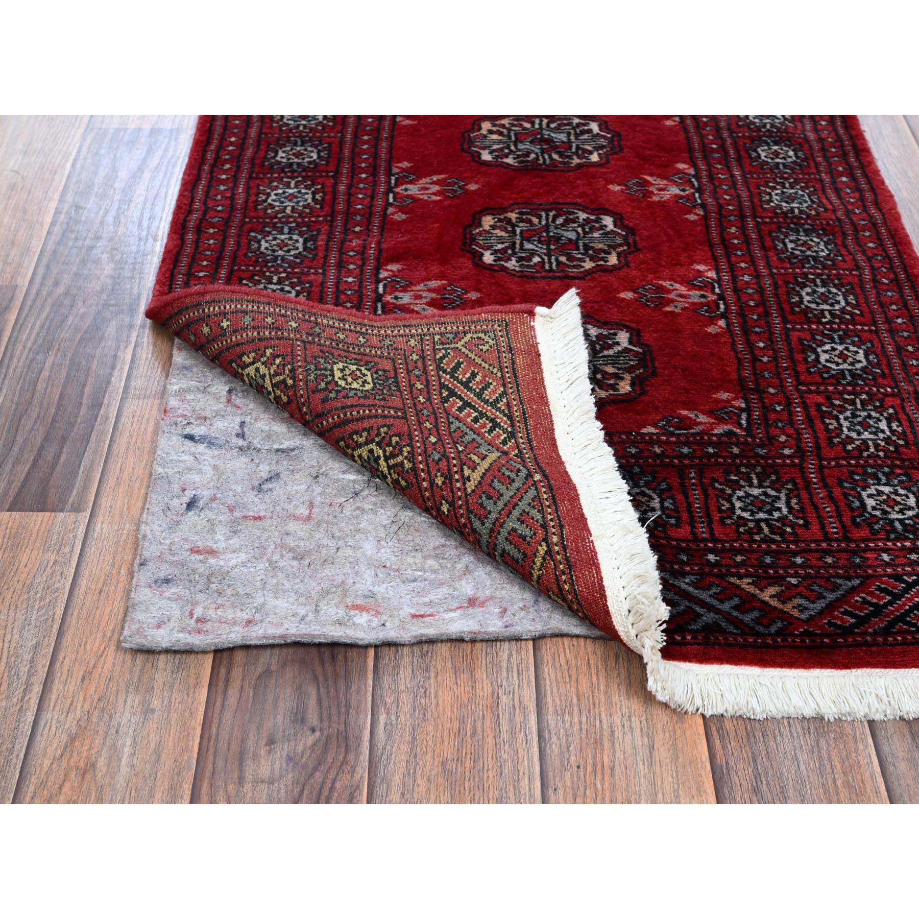 Tribal 2'x6' Rouge Chili Princesse Bokara Médaillons tribaux Tapis de course noué à la main en vente