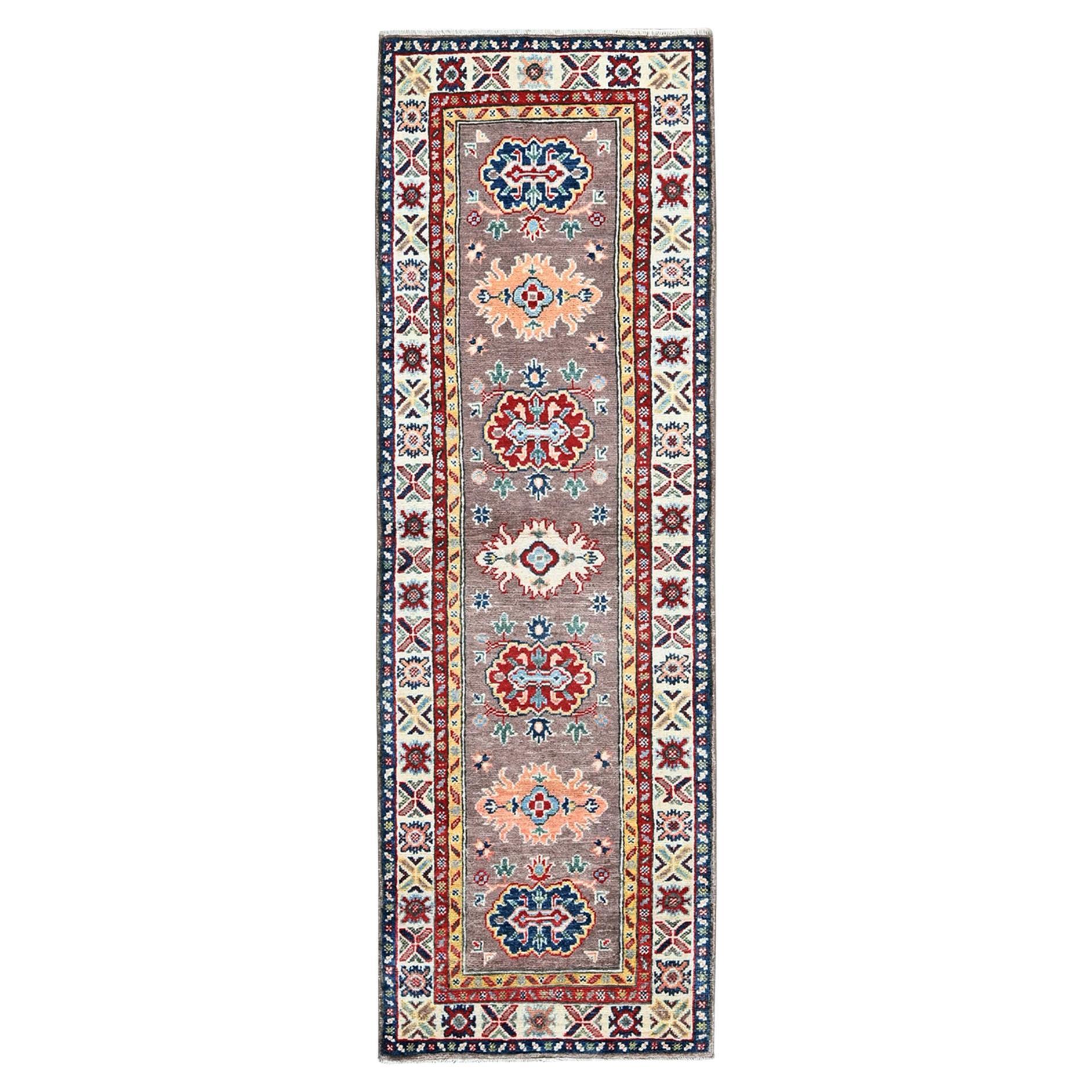 Tappeto Runner in lana morbida annodata a mano 2
x6
5" Kazak grigio fossile con design tribale