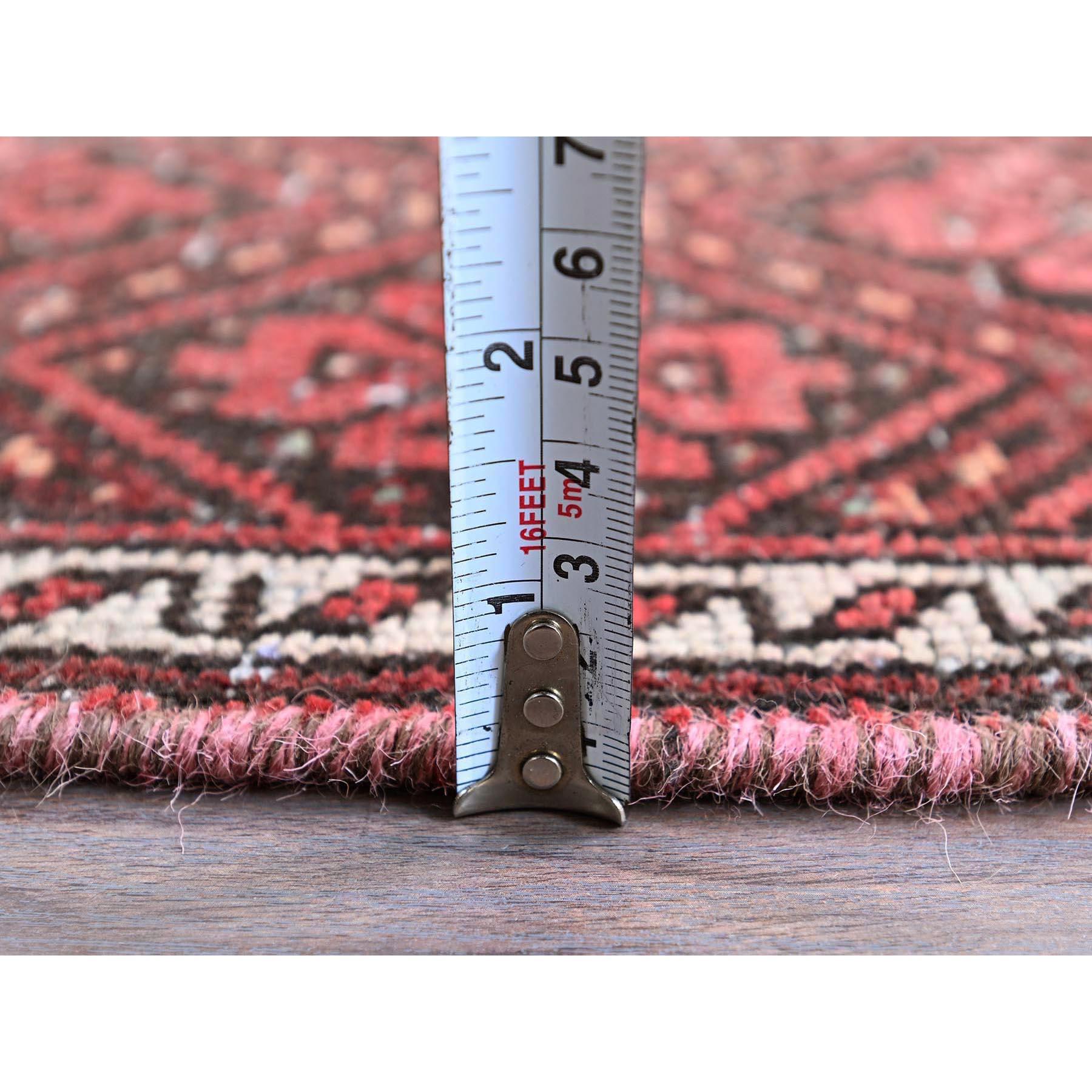 Lana Tappeto Runner Rosso Auburn Vintage Persiano Baluch Annodato a mano in pura lana in vendita
