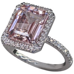 Bague de fiançailles en or blanc 14 carats avec émeraude, morganite et halo de diamants de 3 1/2 carats