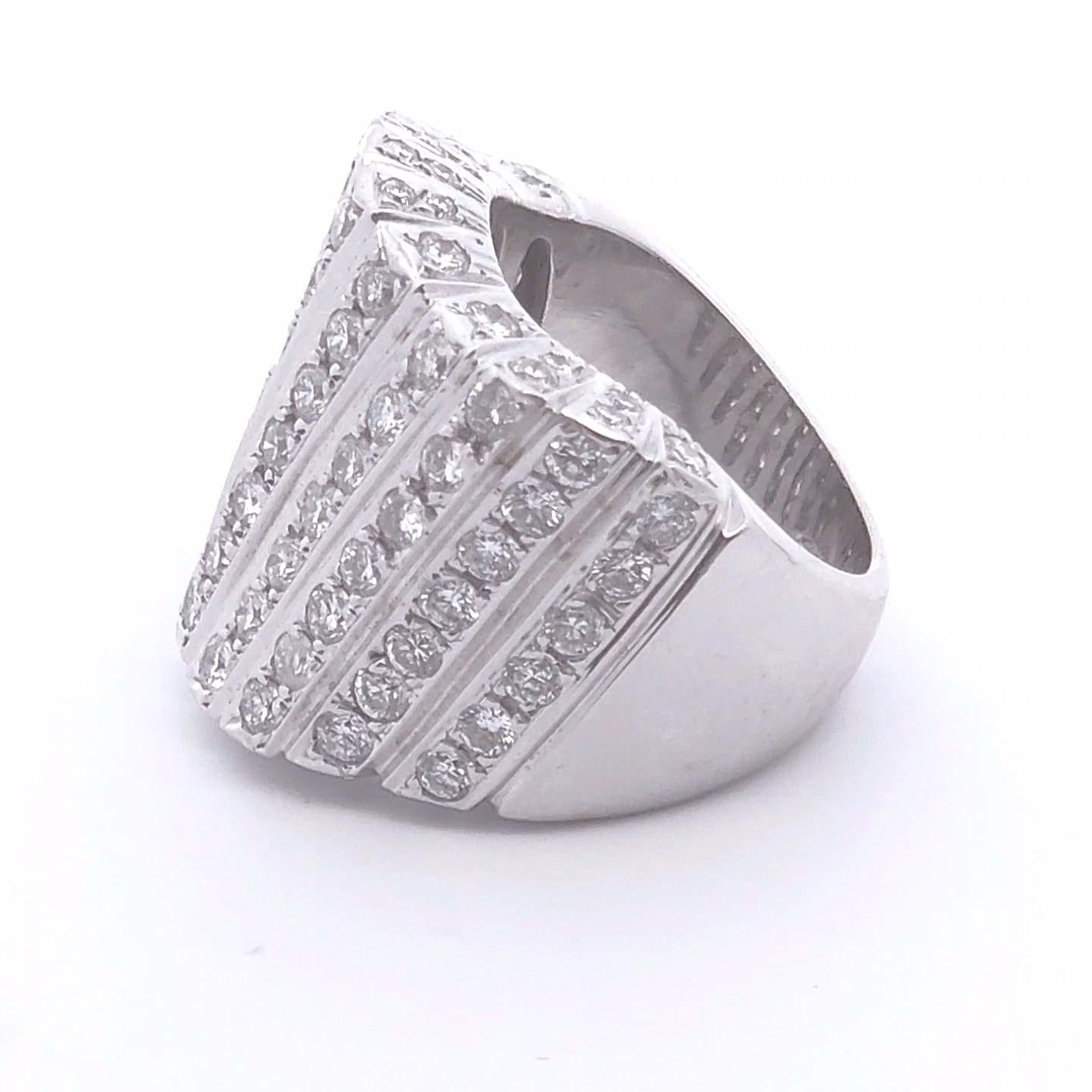 3 1/2 Karat Fancy-Diamantring aus 18K Weißgold im Zustand „Neu“ im Angebot in Tustin, CA