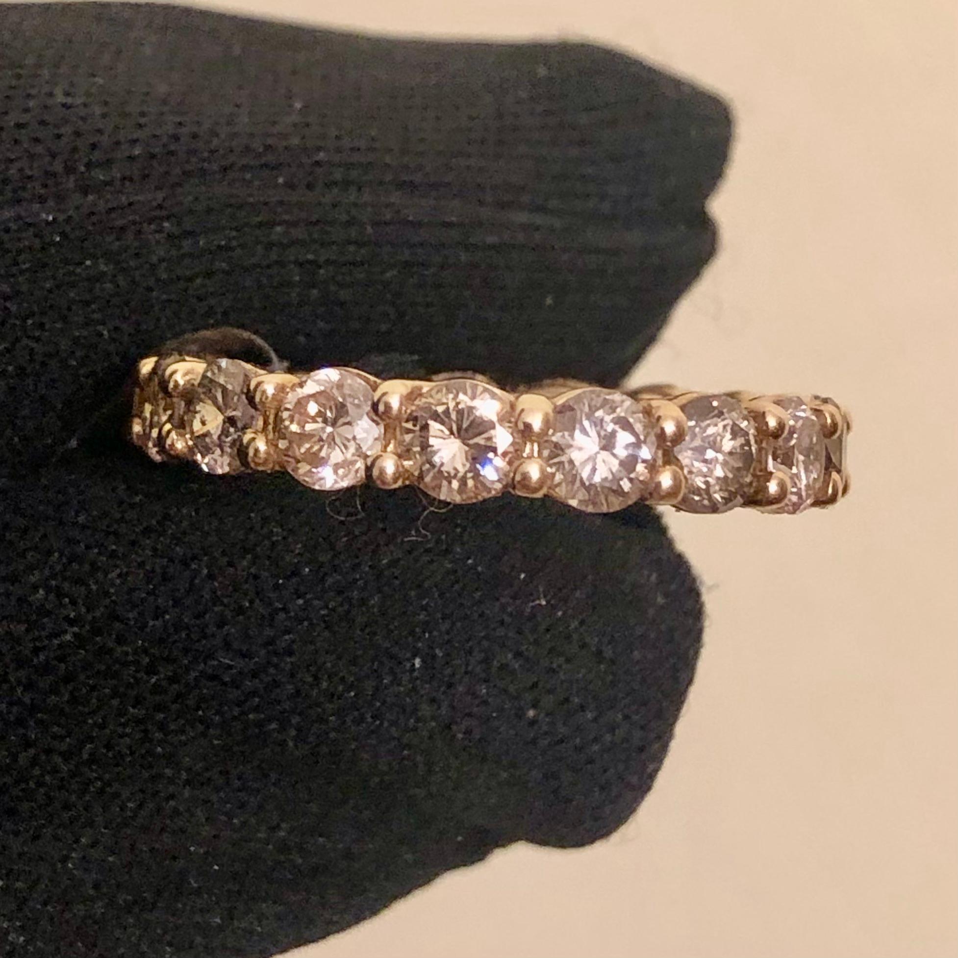 Taille ronde Bague d'éternité complète en or 14 carats avec un véritable diamant rond naturel de 3 1/2 carats en vente