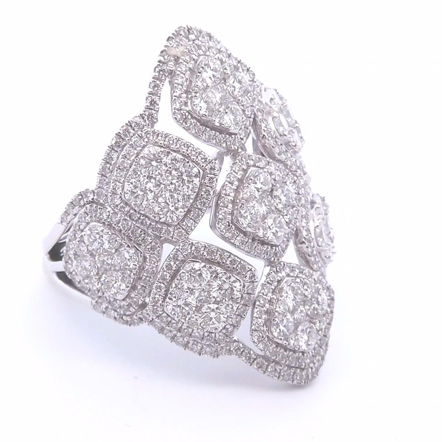 3 1/2ct Diamond Fashion Ring in 18k White Gold In condizioni Nuovo in vendita a Tustin, CA