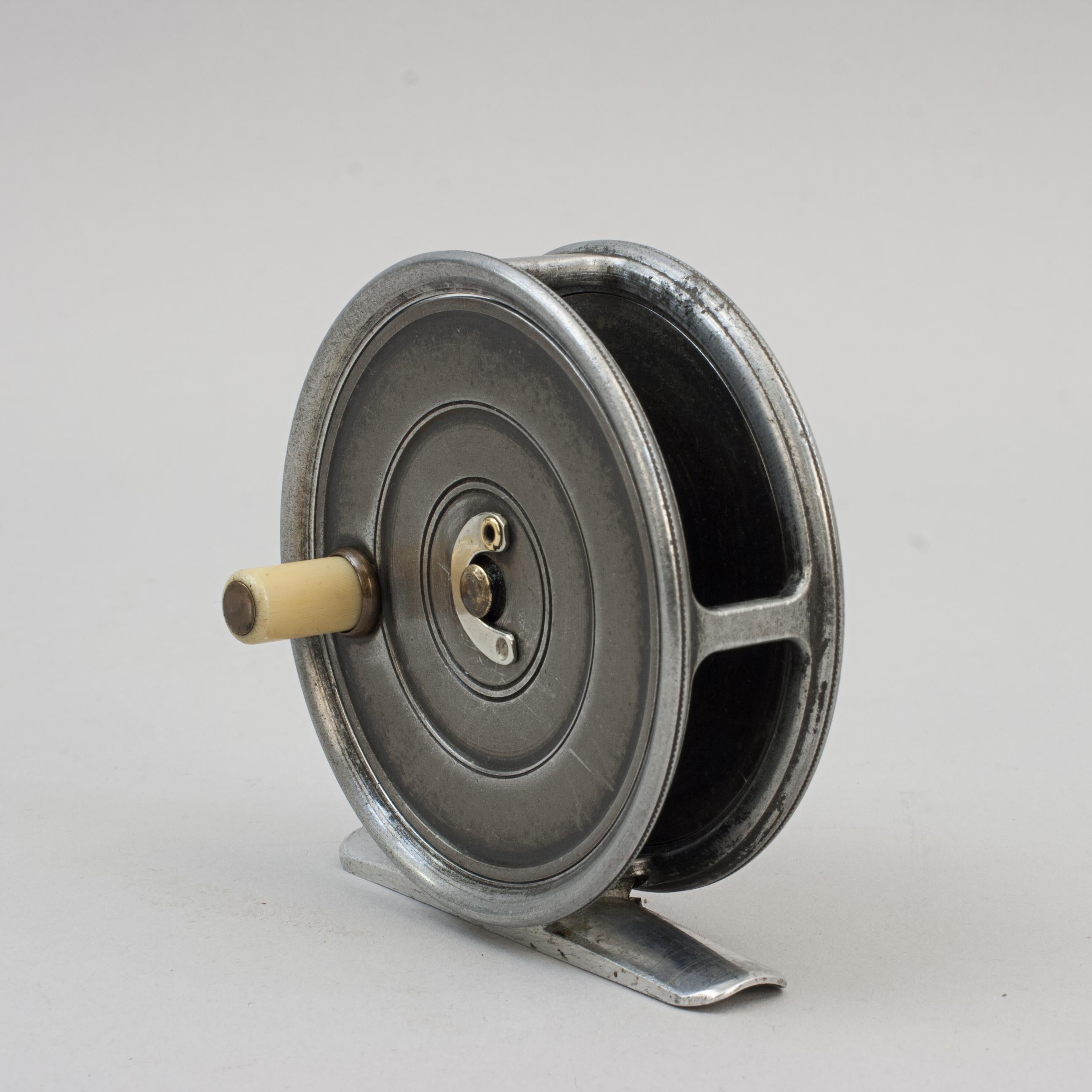 Vintage Alloy Hardy Uniqua Trout Fishing Reel.
A good 'Uniqua' 3 ⅛
