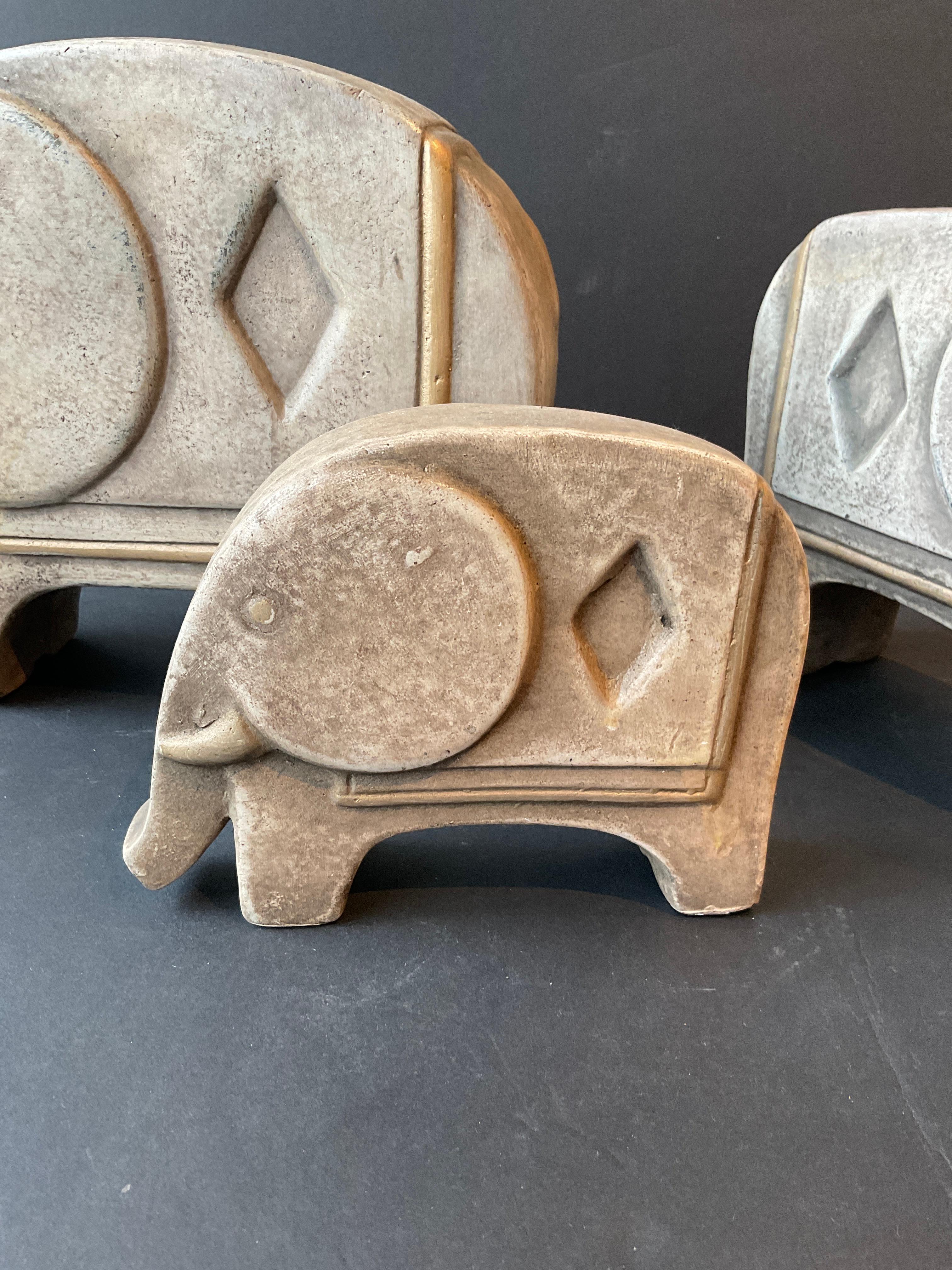 3 Éléphants en céramique des années 1980 en vente 3