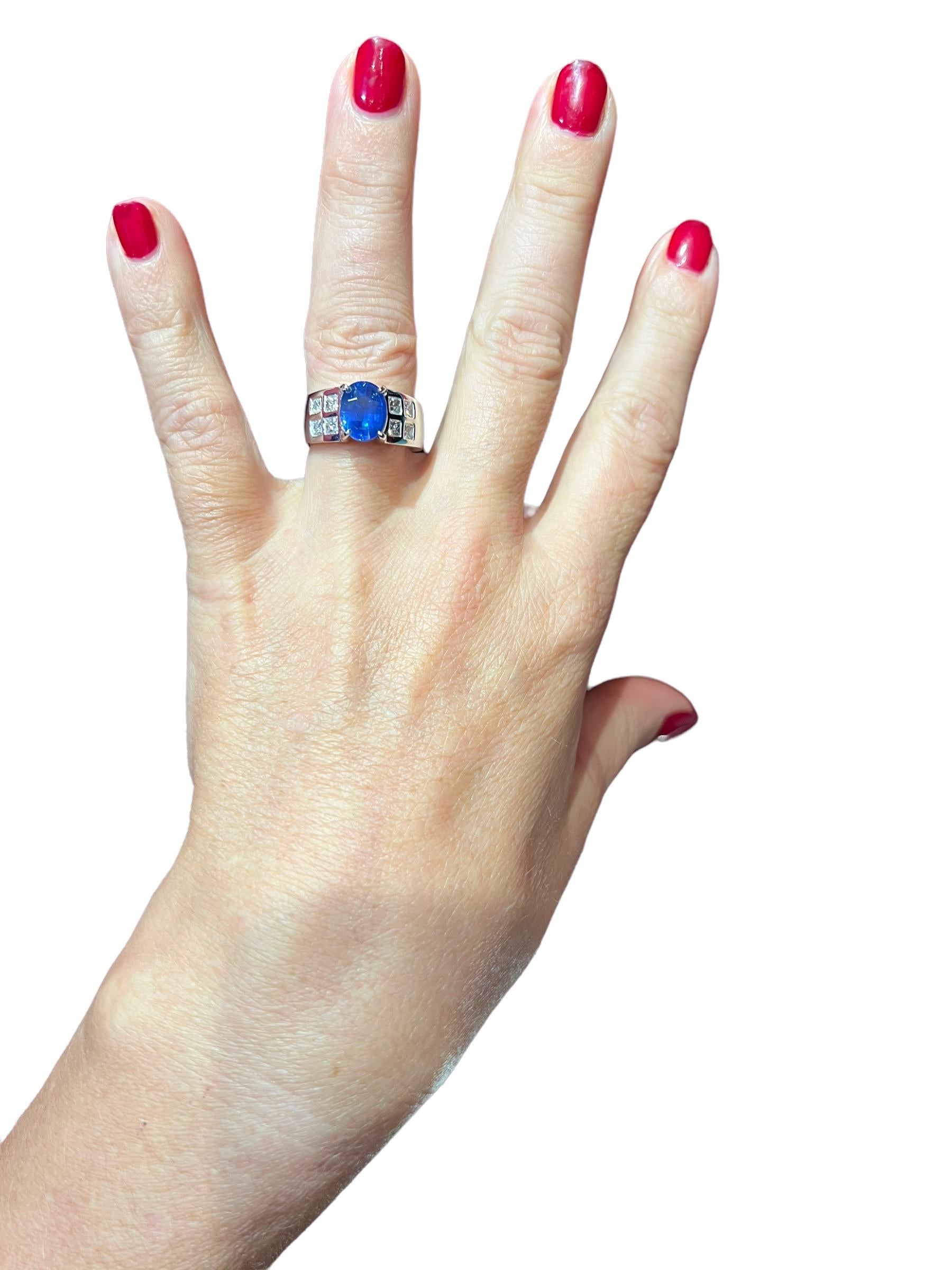3, 23 Carat Blue Sapphire, 0, 95 Carat Cut Princess Engagement Ring For Sale 5