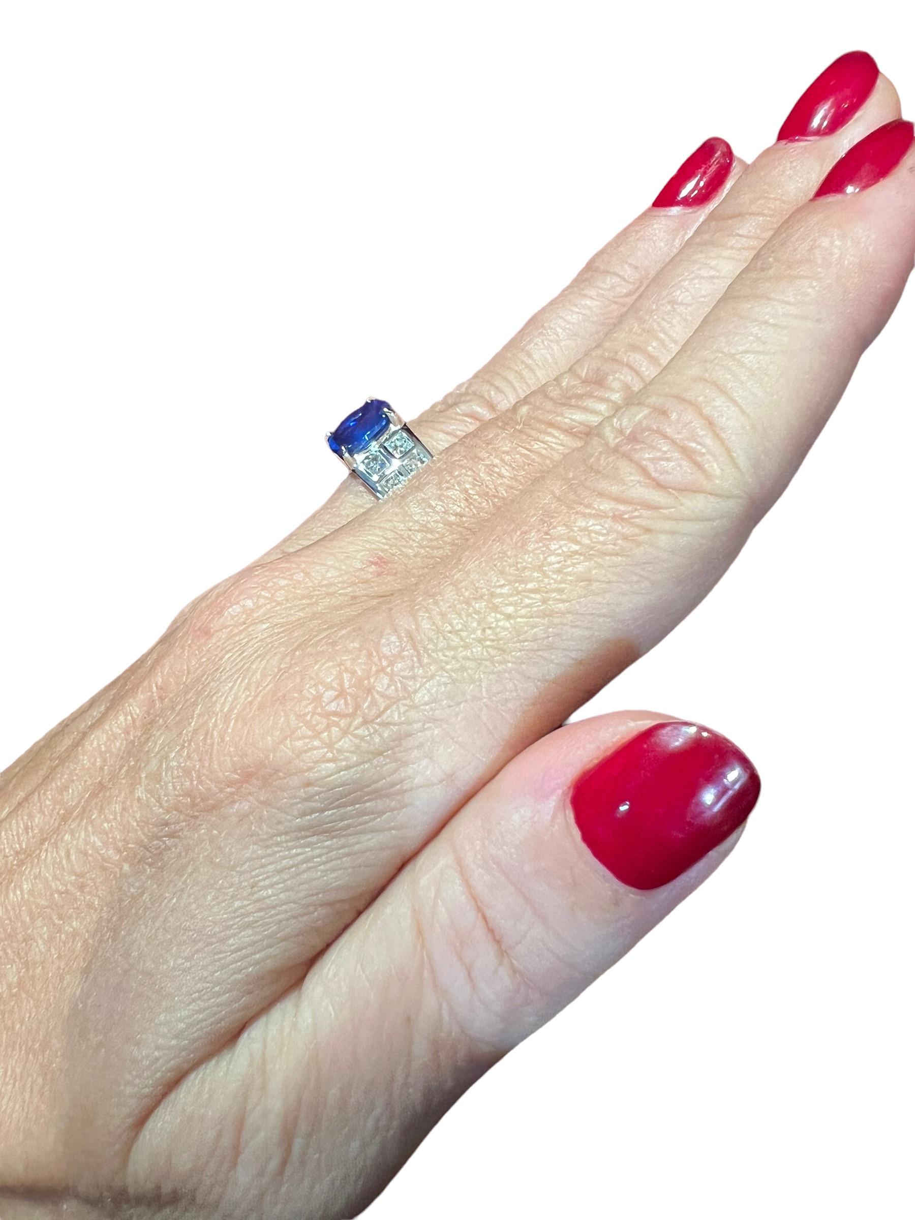 3, 23 Carat Blue Sapphire, 0, 95 Carat Cut Princess Engagement Ring For Sale 7