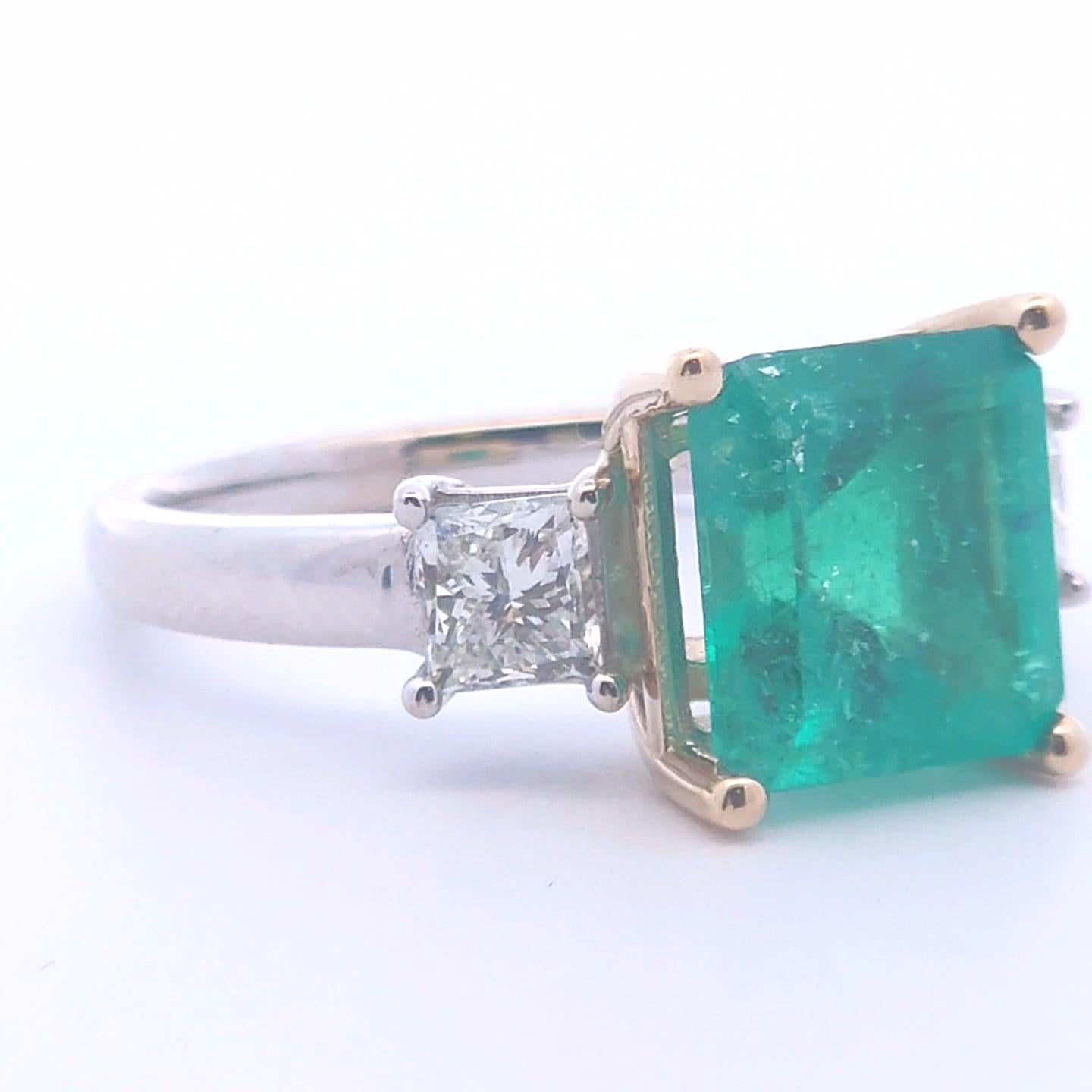 3 3/4 Carat Emerald Ring In 14k Gold In New Condition For Sale In Tustin, CA