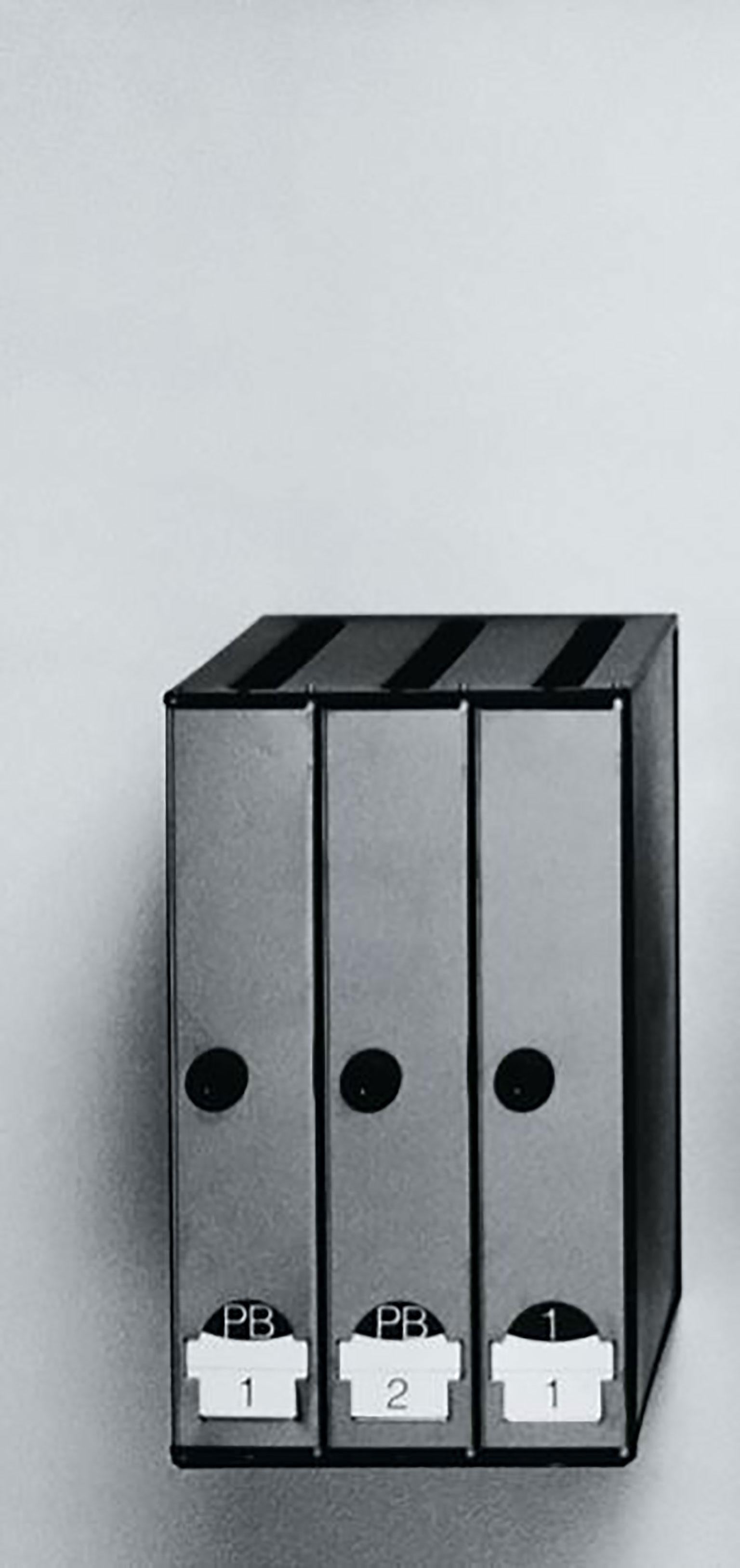 3-4-5 Mailbox by Lluís Clotet & Oscar Tusquets Blanca for BD Barcelona In New Condition For Sale In Brooklyn, NY
