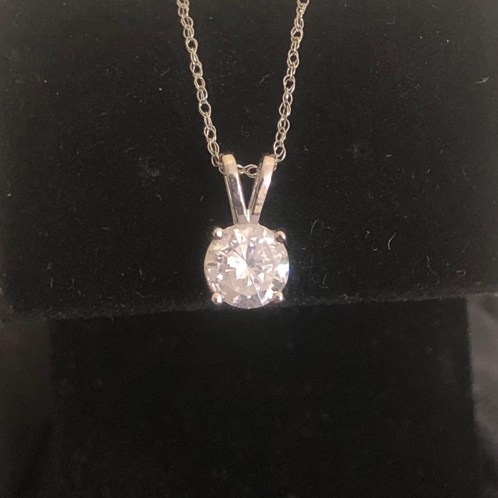 3/4 Carat Ct 1 Real Natural Solitaire Round Diamond Pendant Necklace In 14k Gold In New Condition For Sale In New York, NY