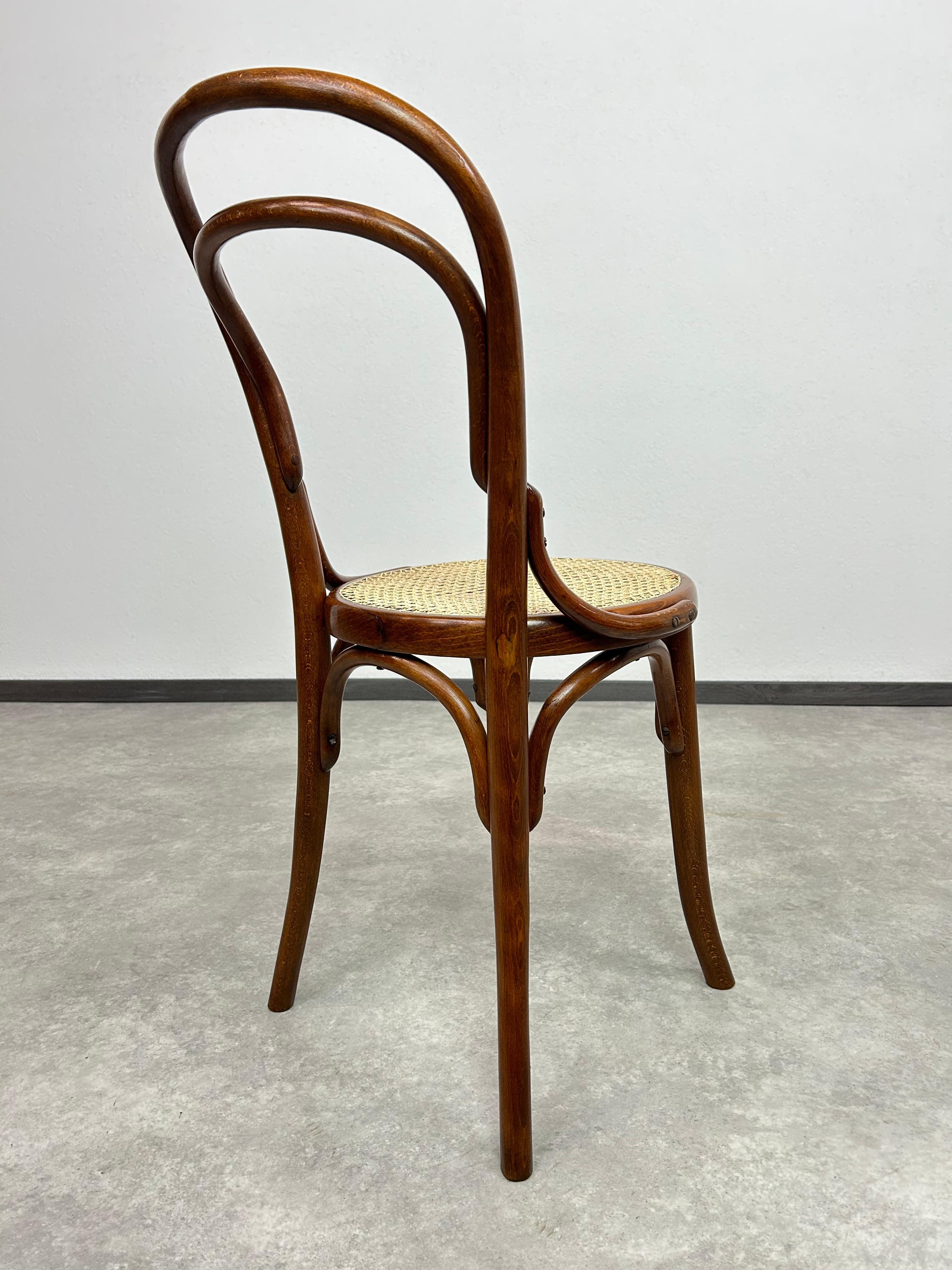 Silla 3/4 para señora Thonet nº 14 de Tatra Nábytok en venta 1