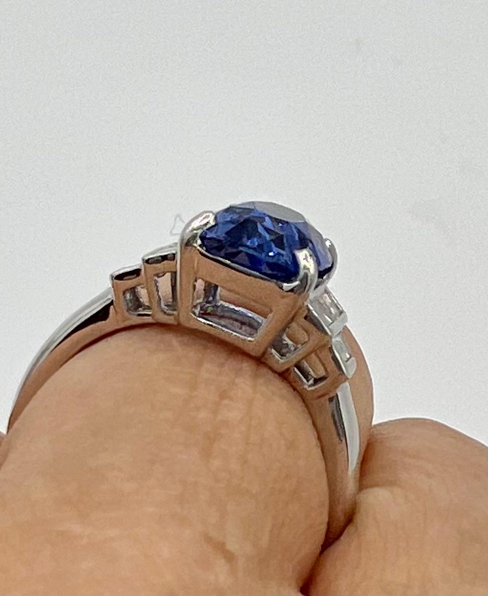 3, 46 Carat Blue Sapphire 0, 35 Ct Baguette Diamonds Engagement Ring en vente 6