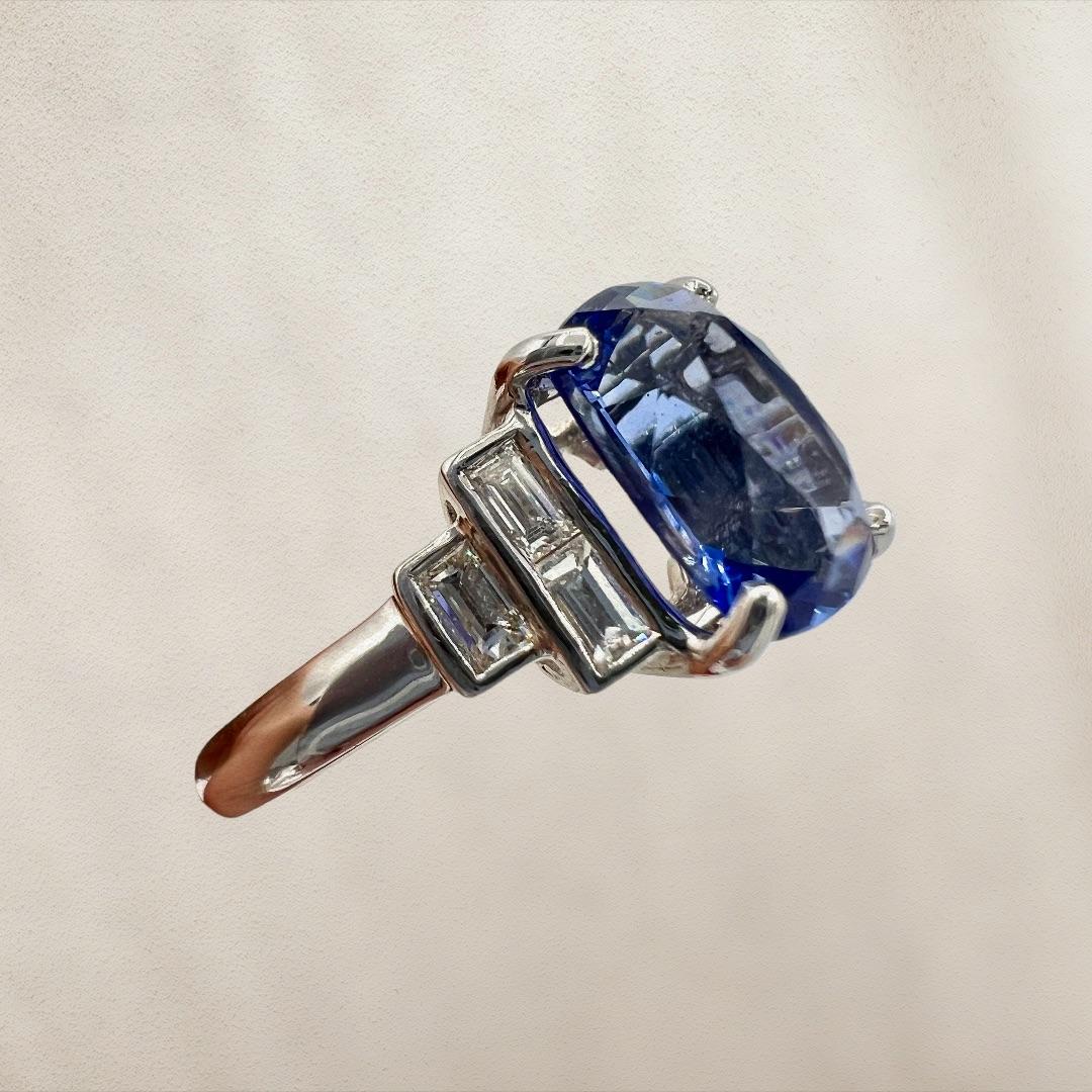 3, 46 Carat Blue Sapphire 0, 35 Ct Baguette Diamonds Engagement Ring en vente 3