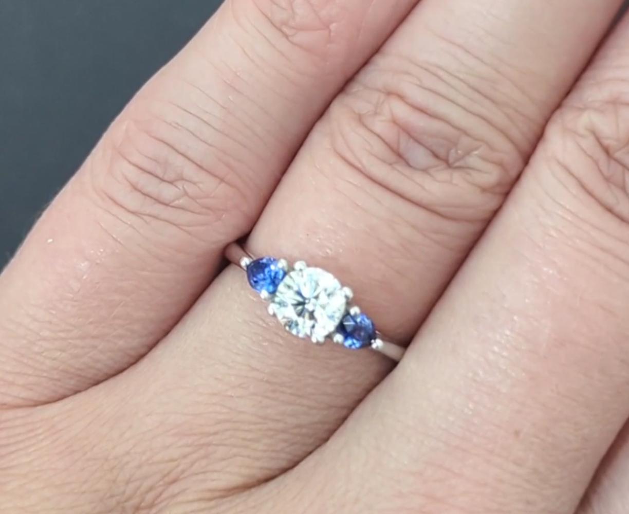 Bague de fiançailles saphir de 3/4 carat certifiée GIA Unisexe en vente