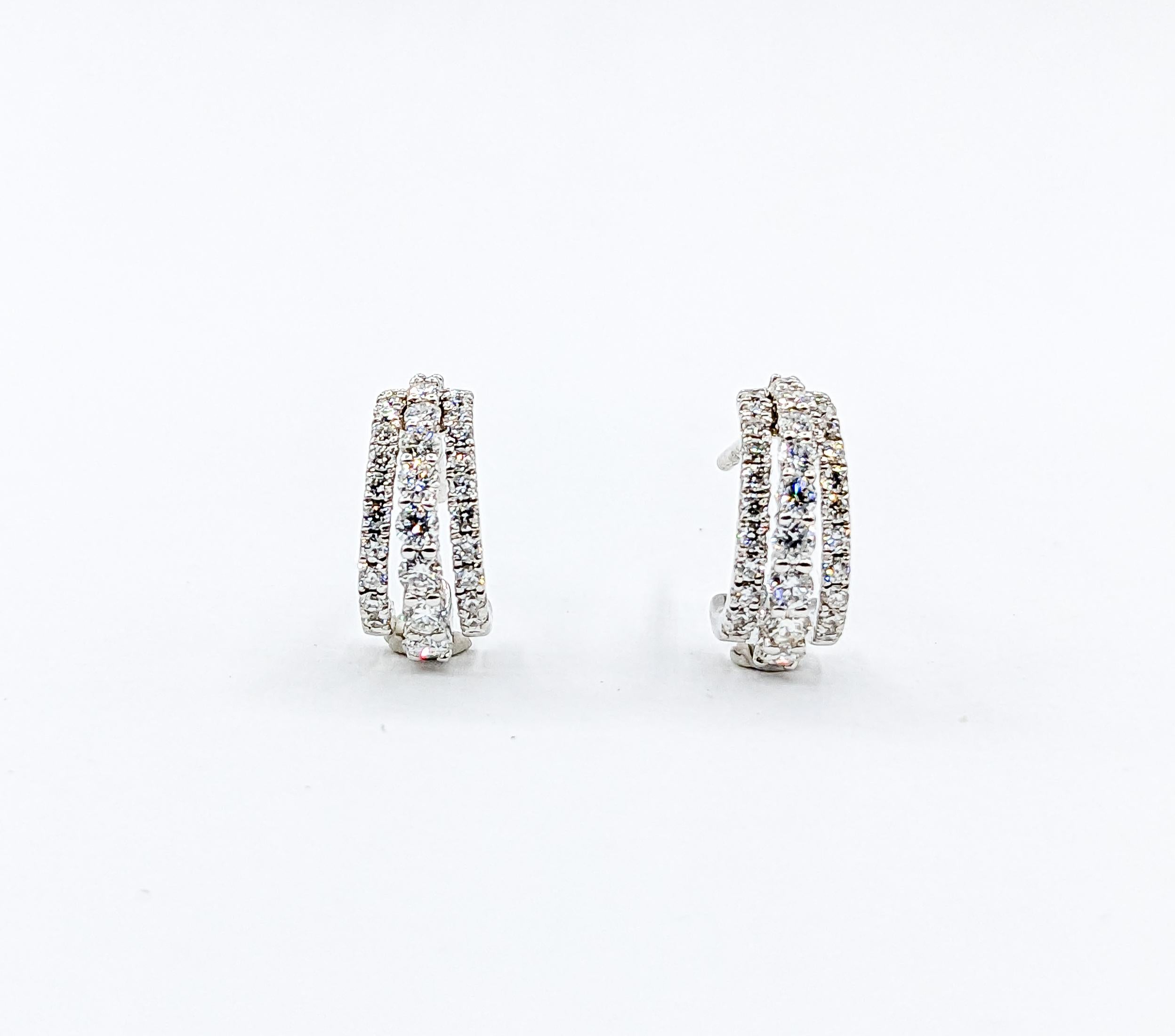 3/4ctw Diamond Sparkling Stud Earrings

Introducing these stunning earrings, a representation of fine craftsmanship and elegance. Fashioned from the coveted 14kw white gold, they emanate a cool, luminous glow that graces any occasion with a touch of