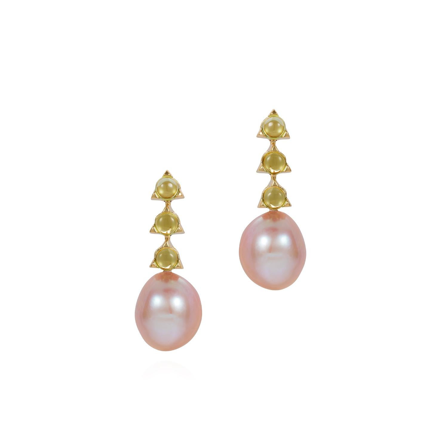 Round Cut 3-4mm Stone Baroque Violet Pearl Earrings, London Blue Topaz, 18 K Yellow Gold For Sale