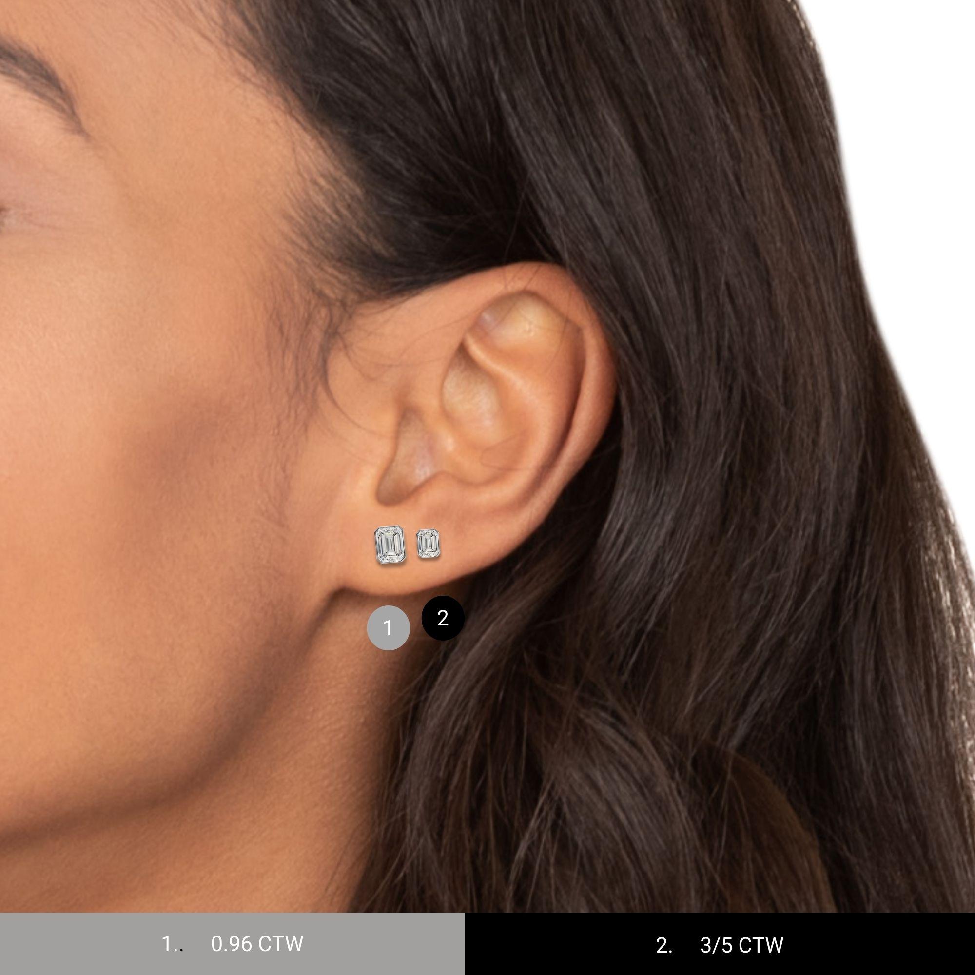 Taille émeraude 3/5 Ctw Emerald Cut Diamond Stud Earring Bezel Set 14K Solid Gold SI GH en vente