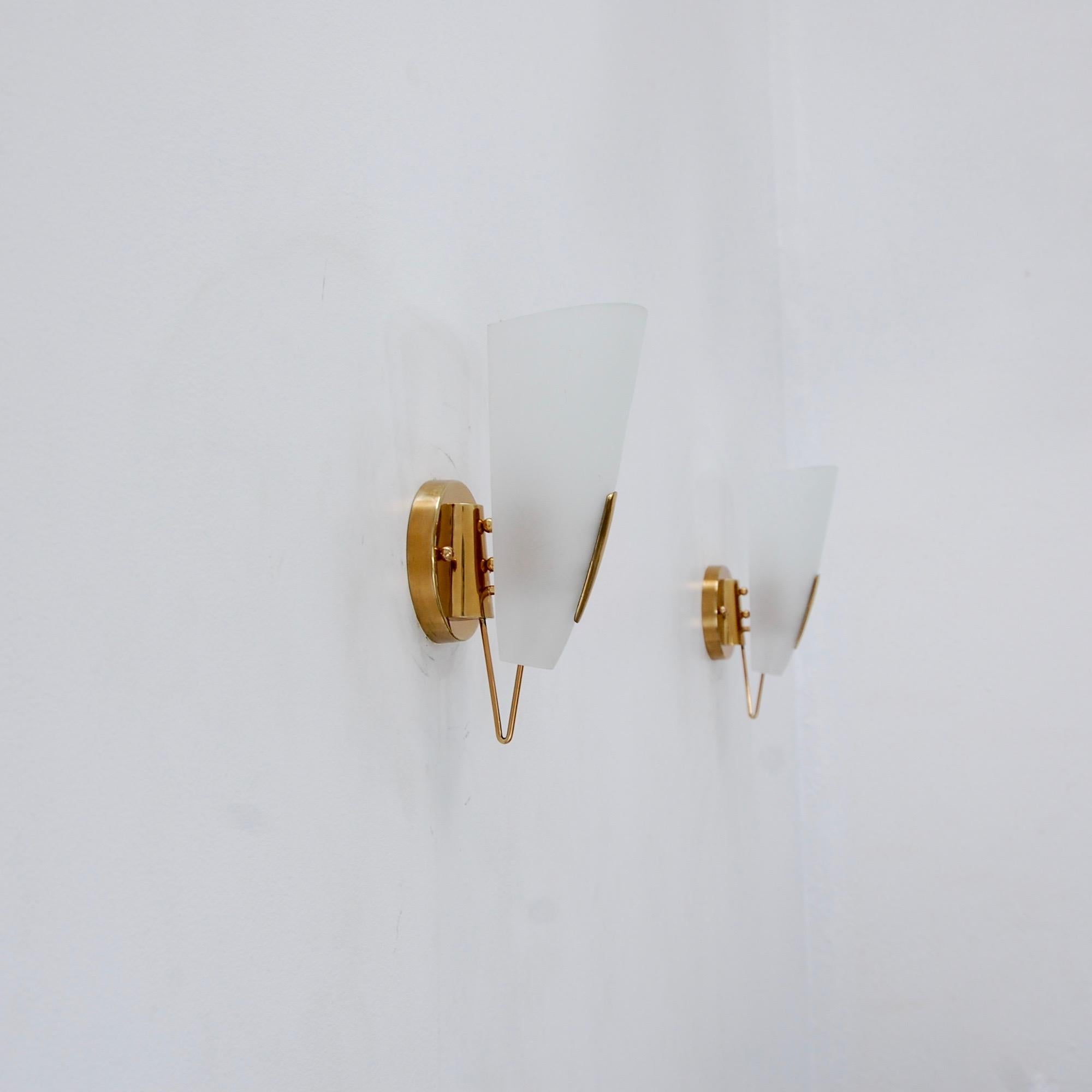 Single 1950s Glass Shield Sconce In Good Condition In Los Angeles, CA