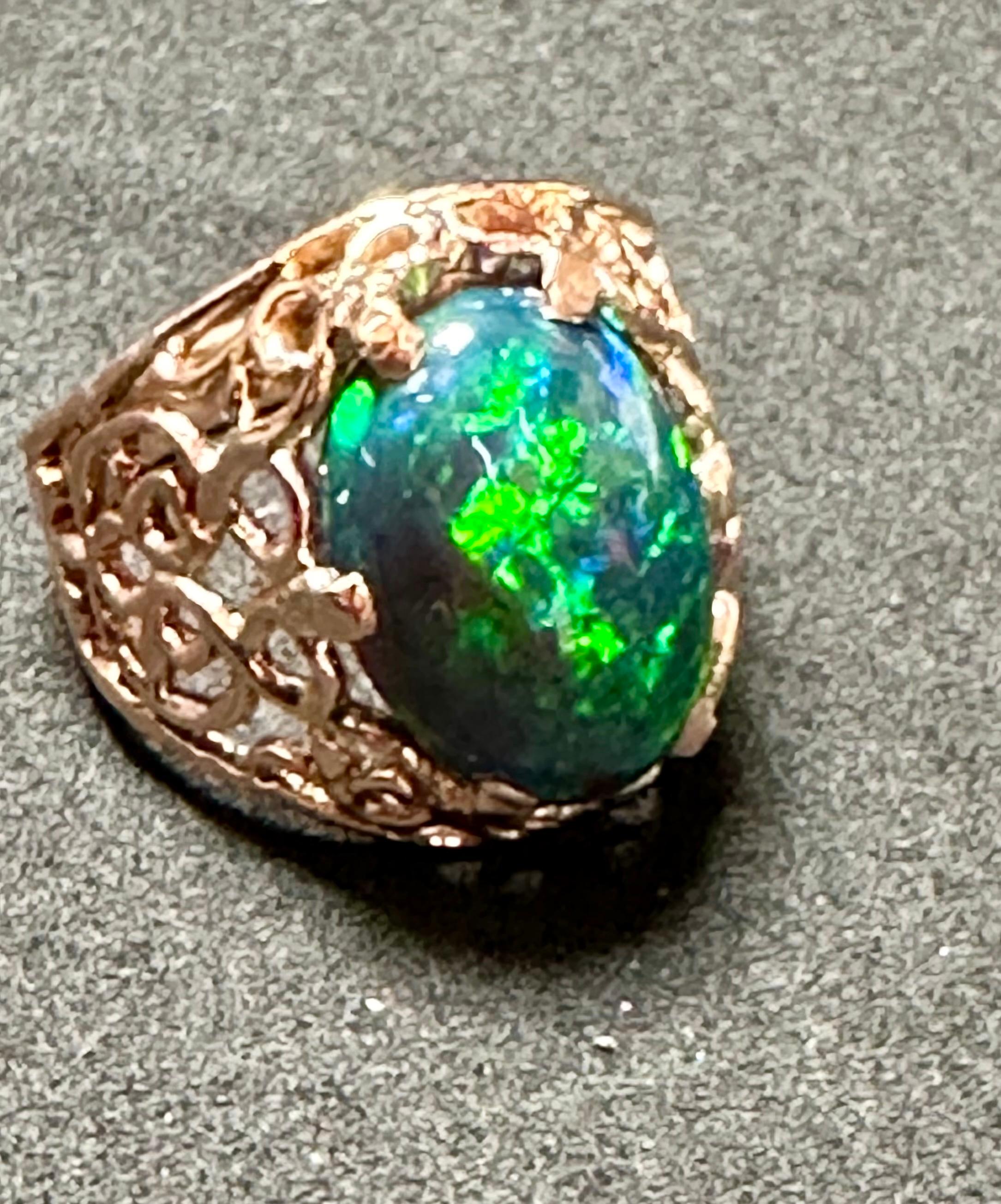 3. 5Ct Oval Shape Black Australian Opal Cocktail Ring 14 Kt Yellow Gold , Unisex In Excellent Condition In New York, NY