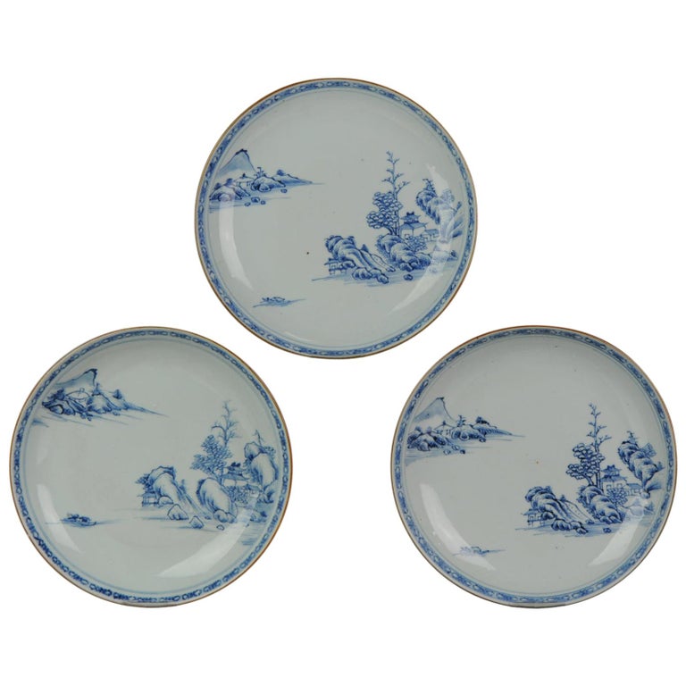 3 Assiettes anciennes Qianlong bleues et blanches en porcelaine chinoise du  18ème siècle - Paysage En vente sur 1stDibs