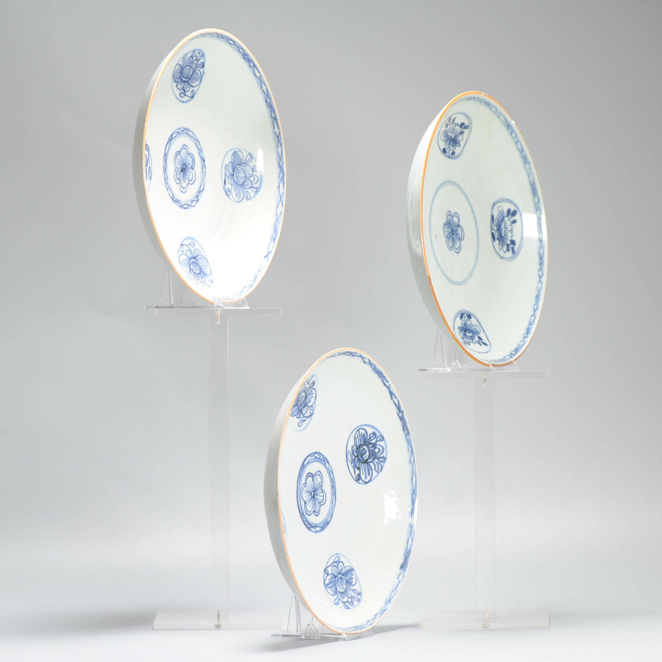 #3 Antique Chinese Porcelain 18th C QIanlong Blue and White Set Dinner Plates For Sale 1