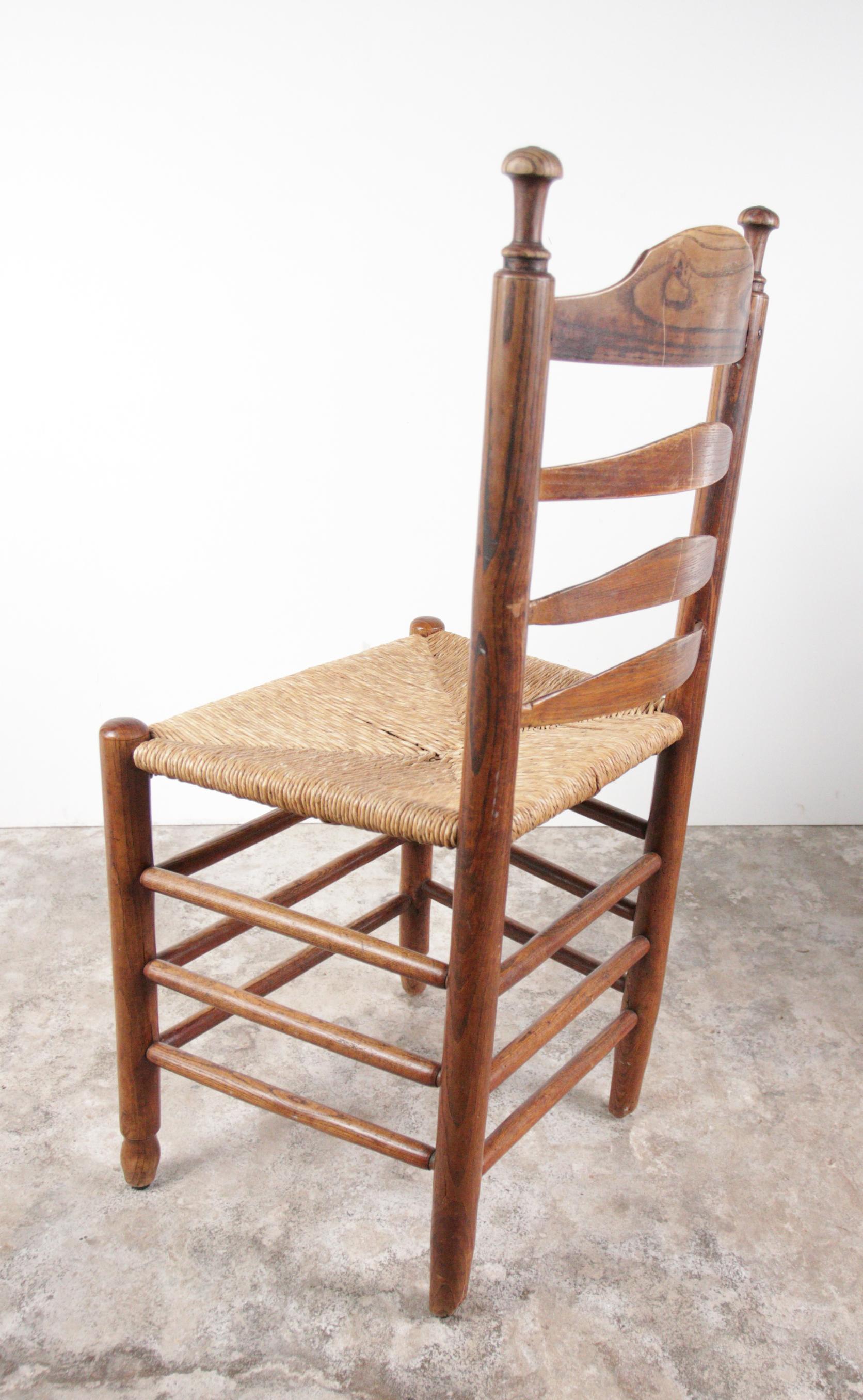 3 chaises de salle à manger hollandaises anciennes à dossier en échelle en Oak Oak Rush Seat en vente 6
