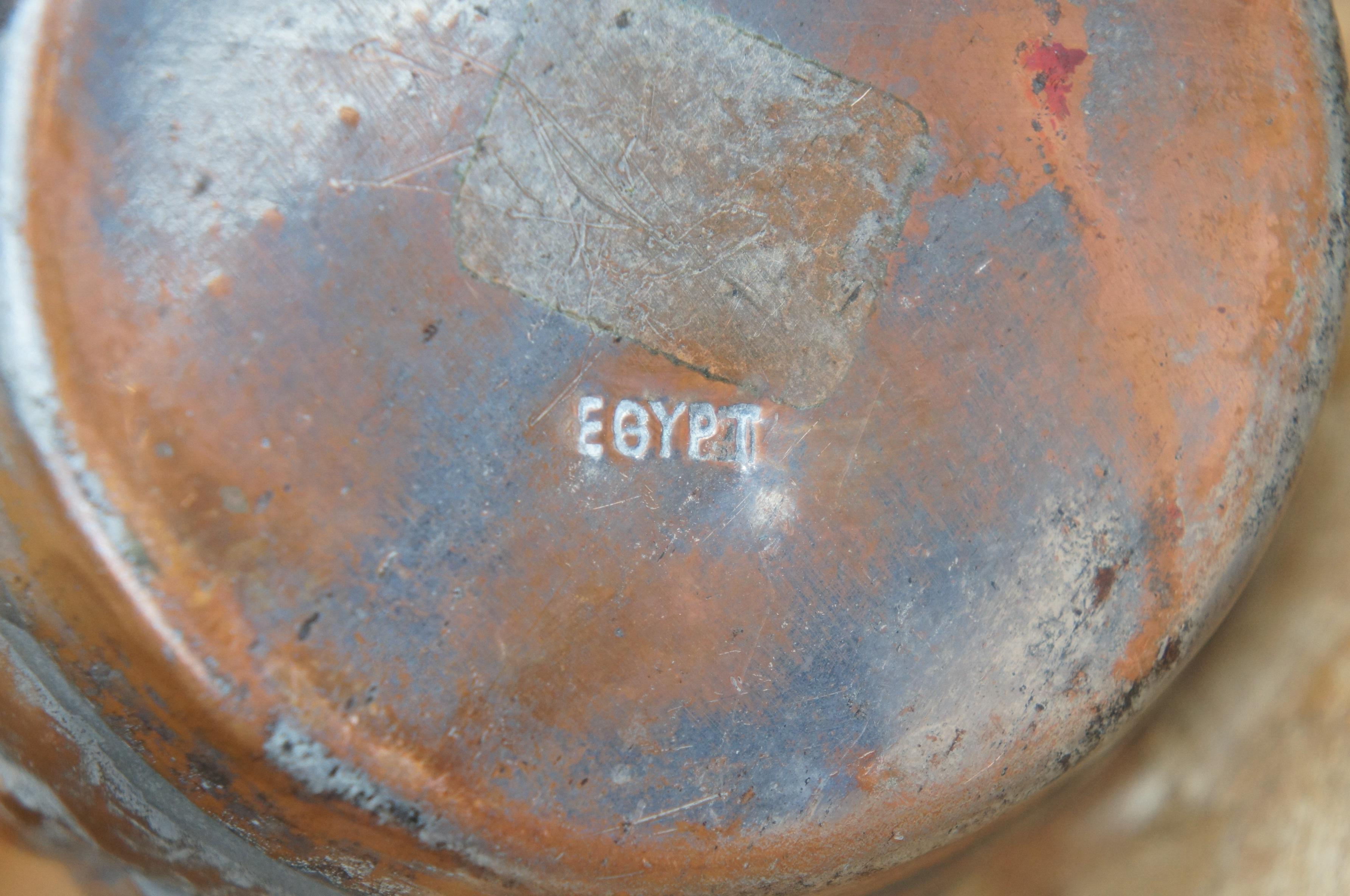 3 pichets de cruches à eau en cuivre martelé égyptien anciens Bonsai Gooseneck en vente 3