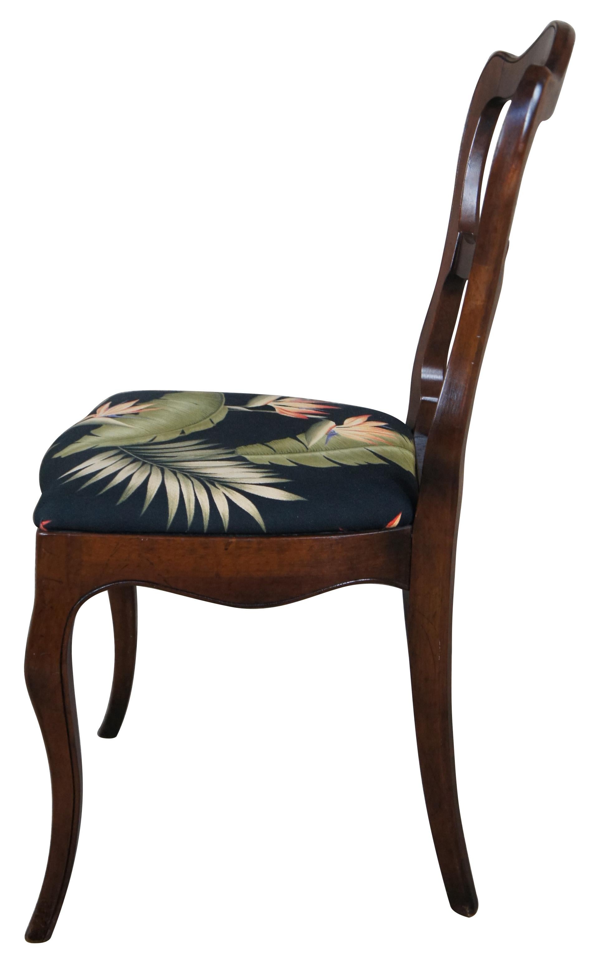 Victorien 3 chaises d'appoint françaises anciennes de style victorien en noyer rembourrées pour salle à manger ou salon en vente
